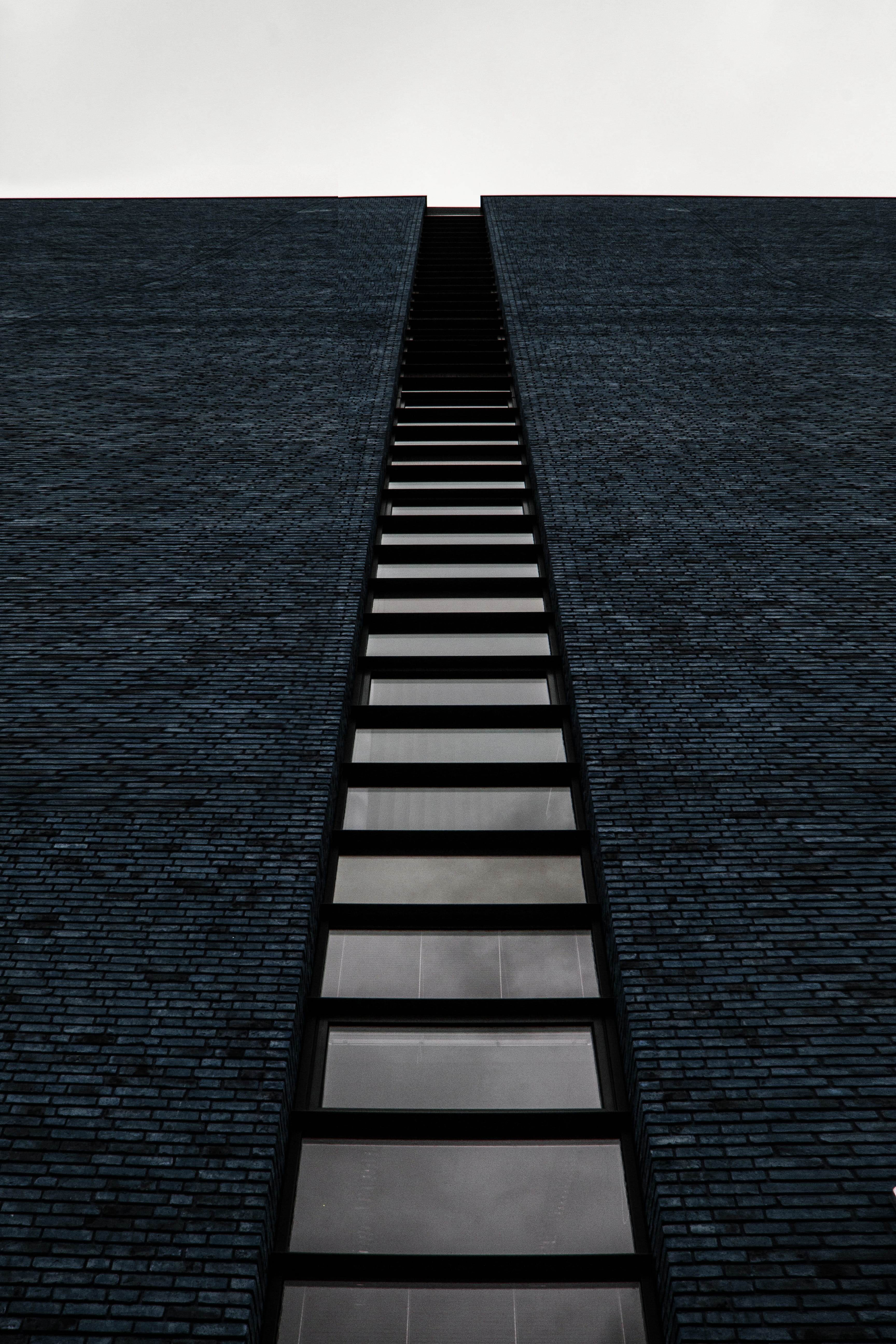 tarmac, directly below, 5K, oars, pattern, the way forward, absence, no people, direction, porch, built structure, asphalt, clear sky, glass, nature, window, Phone HD Wallpaper