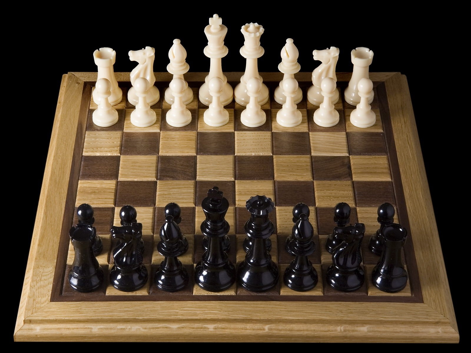 chess piece, 720P, queen - chess piece, wood - material, chess board, White, strategy, studio shot, leisure games, still life, large group of objects, HD Wallpaper