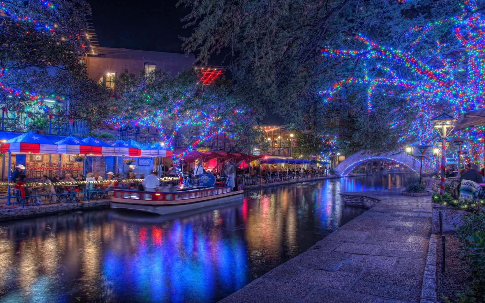 celebration, street Light, trees, canal, town, amsterdam, travel, winter, restaurant, reflection, holiday, christmas, illuminated, dusk, cultures, painting, HD Wallpaper
