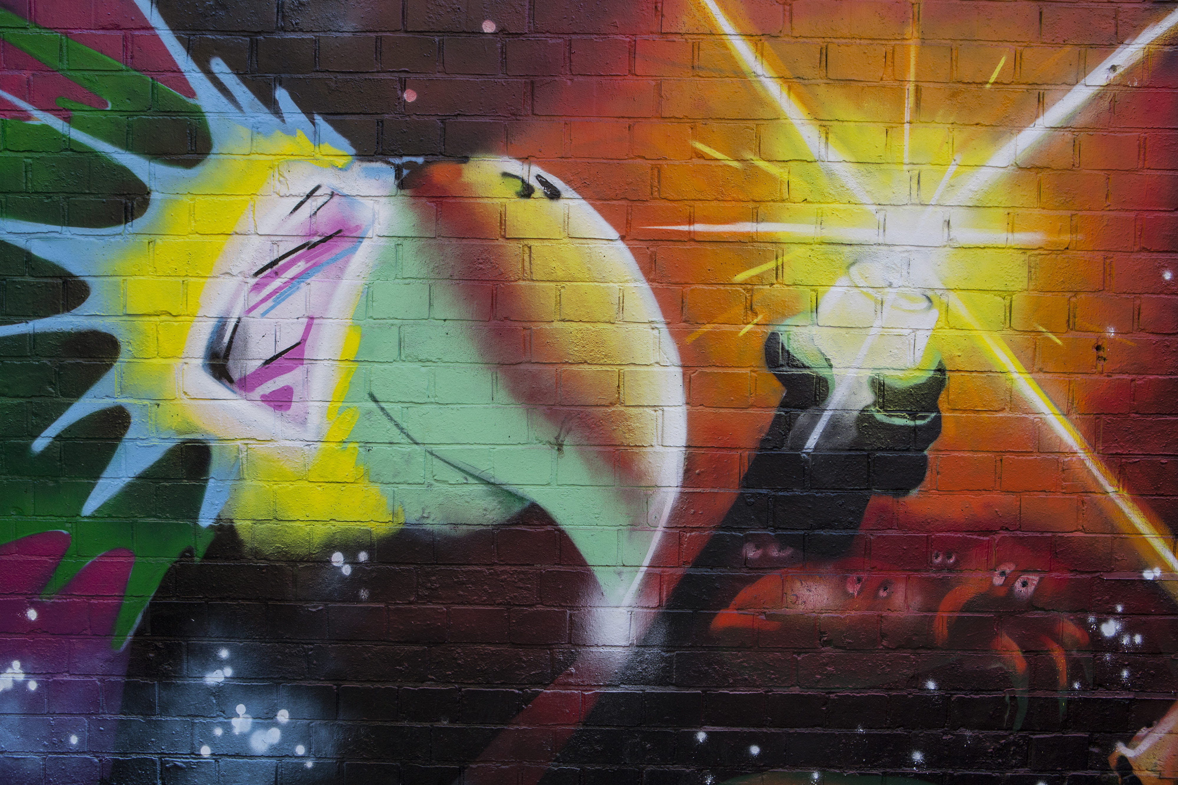architecture, Street art, captured, music, real people, mural, wall, city, spray paint, wall - building feature, men, arts culture and entertainment, 4K, HD Wallpaper