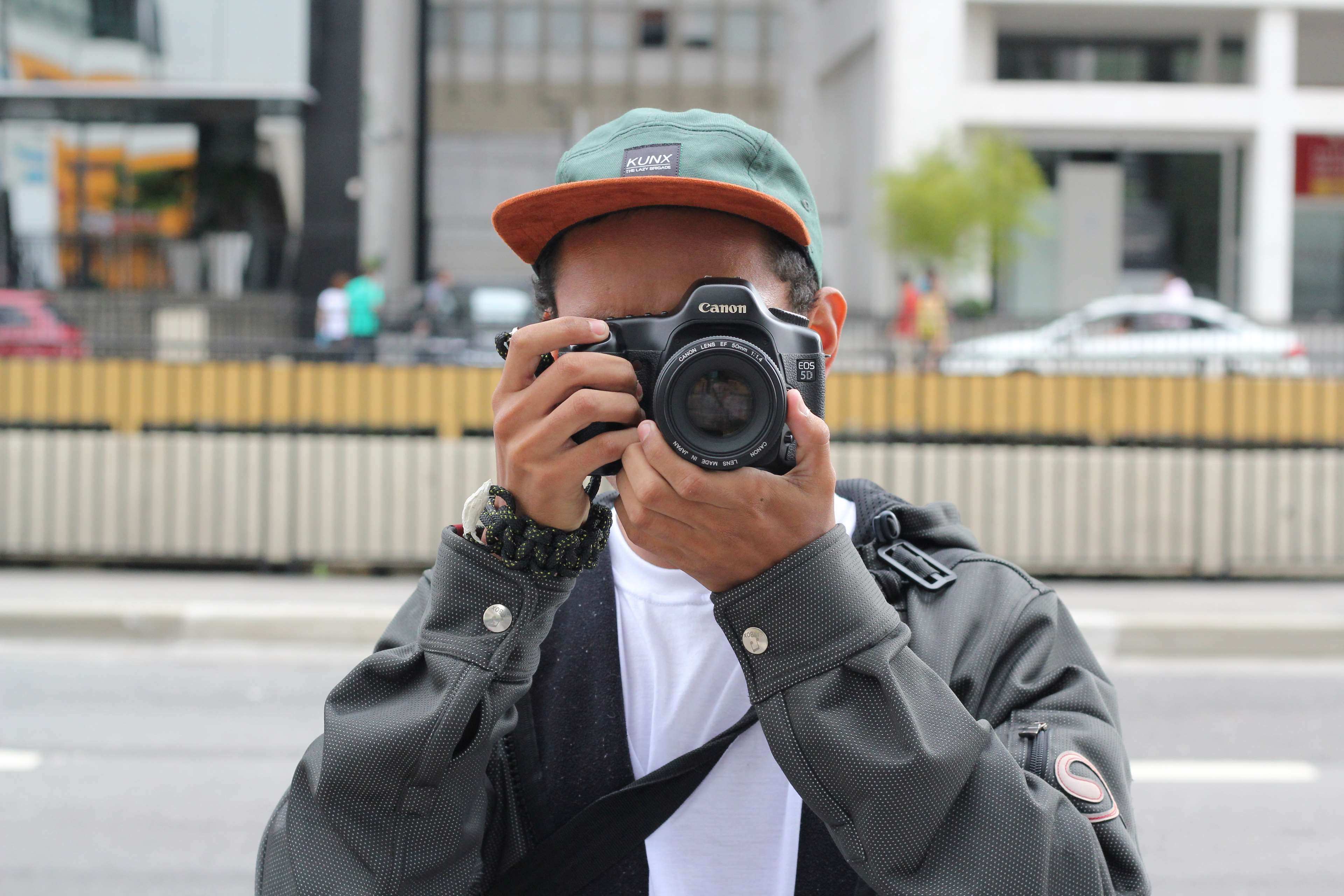 camera - photographic equipment, outdoors, technology, focus on foreground, sao paulo, activity, sp, photography themes, photographing, day, street, occupation, HD Wallpaper