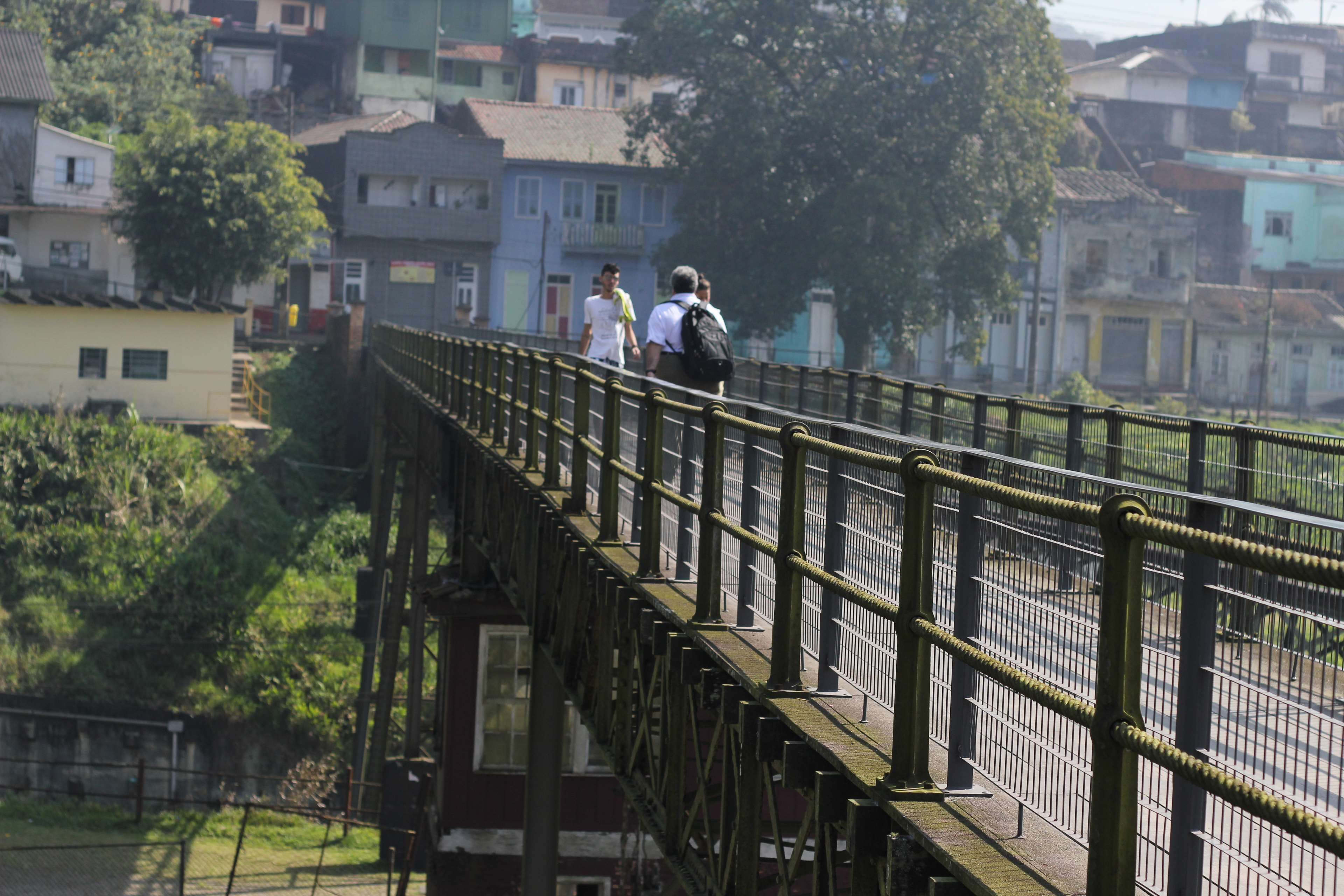 35mm, brasil, building, grafitte, adult, tree, br, old photo, couple - relationship, railing, architecture, people, group of people, residential district, HD Wallpaper