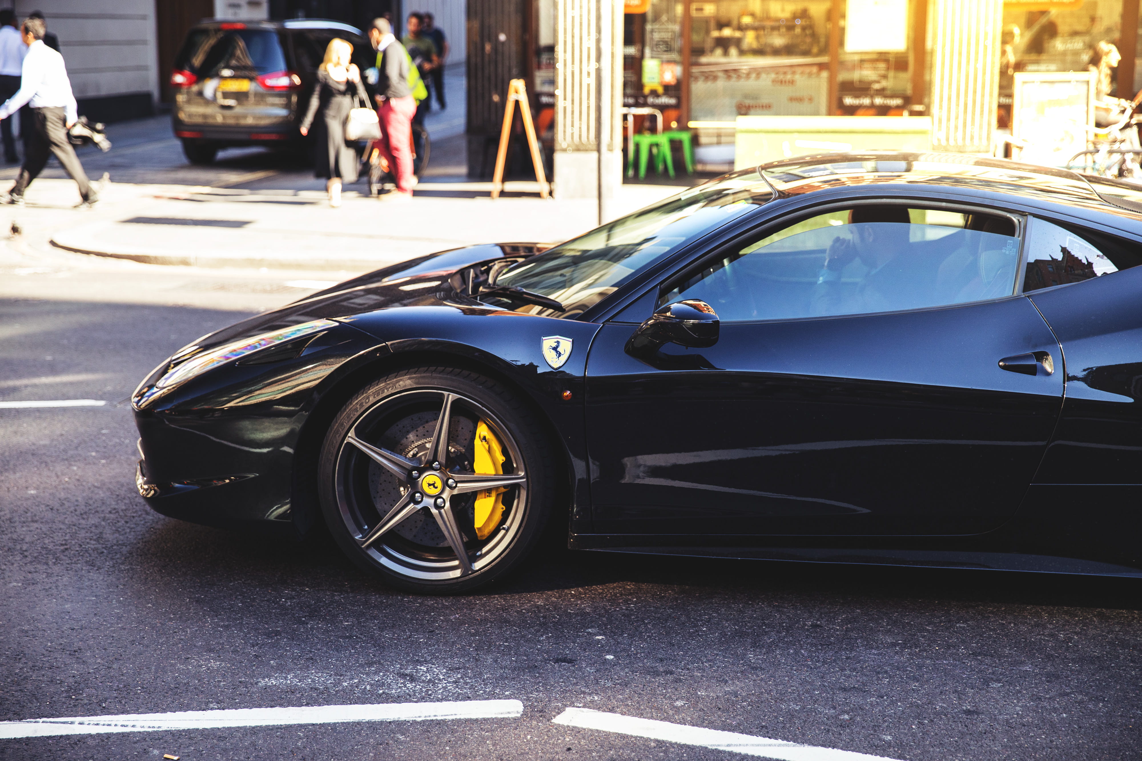 urban, black, 4K, mode of transportation, street, transportation, architecture, east, road marking, wealth, building exterior, symbol, london, city, urban Scene, HD Wallpaper
