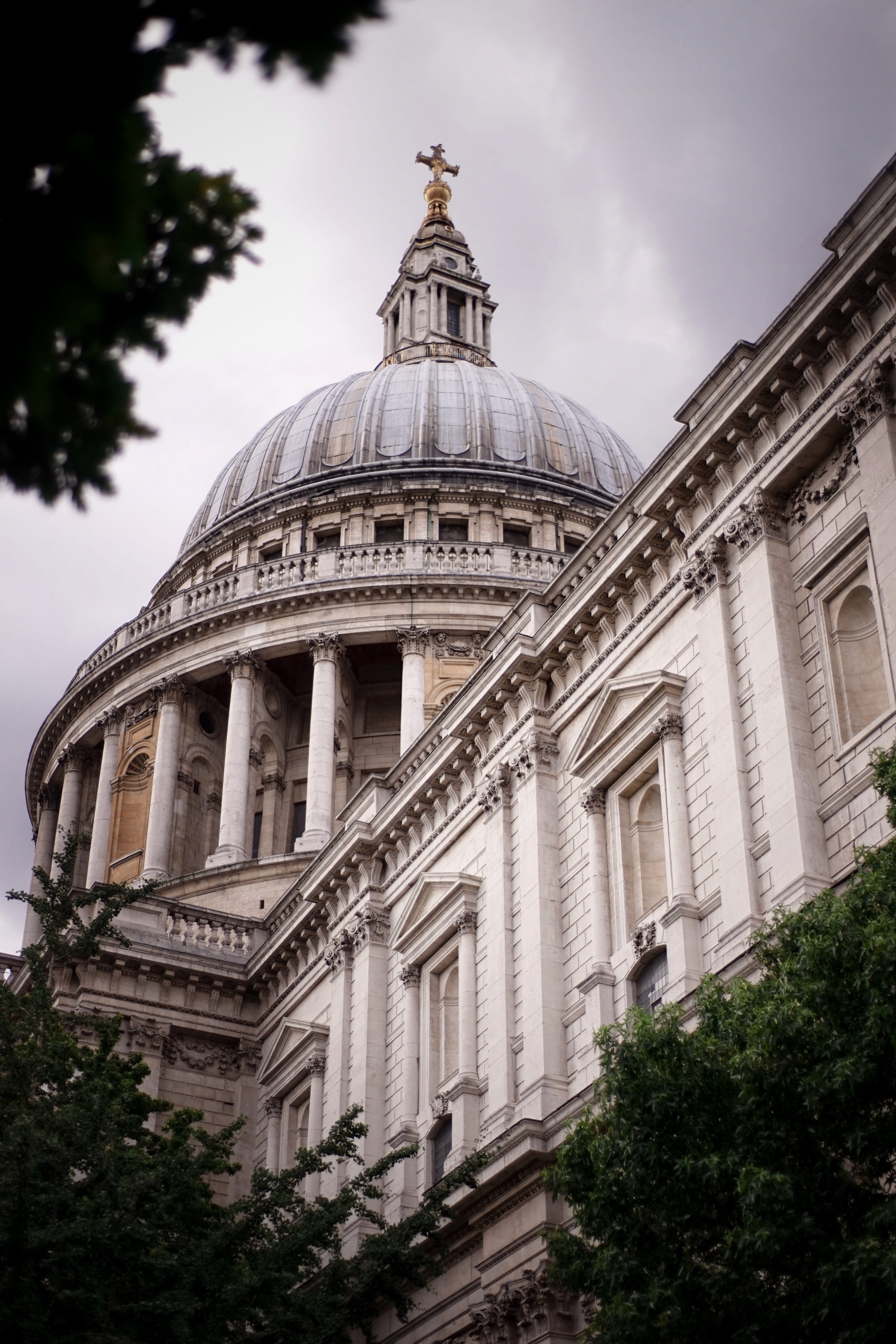 cathedral, place of worship, tourism, government, london, st paul, beside, cityscape, no people, outdoors, temple, church, concrete, eye, low angle view, Phone HD Wallpaper
