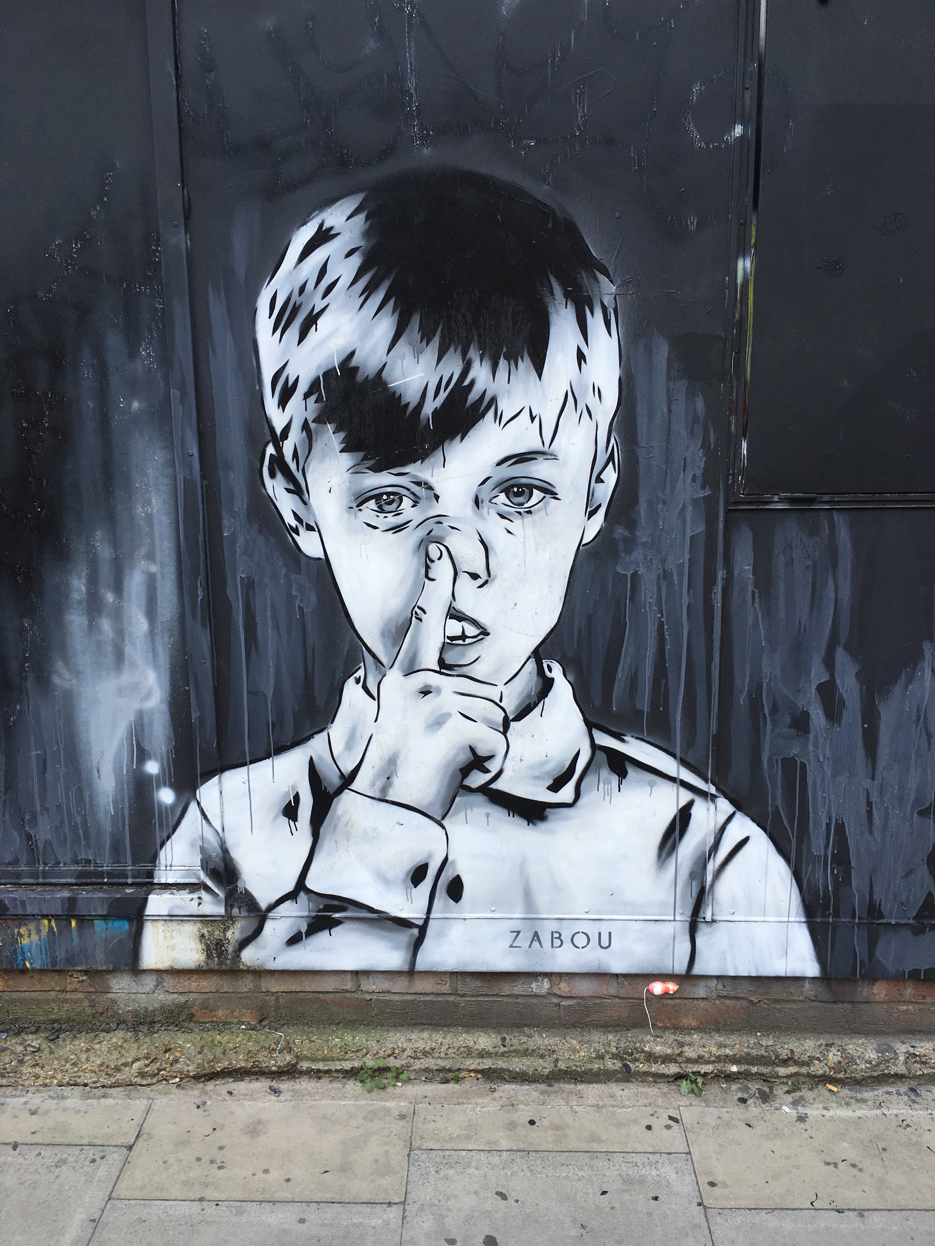 adult, 4K, horror, wall - building feature, fear, males, shoreditch, headshot, human body part, boys, front view, brick lane, graffiti, day, real people, Phone HD Wallpaper