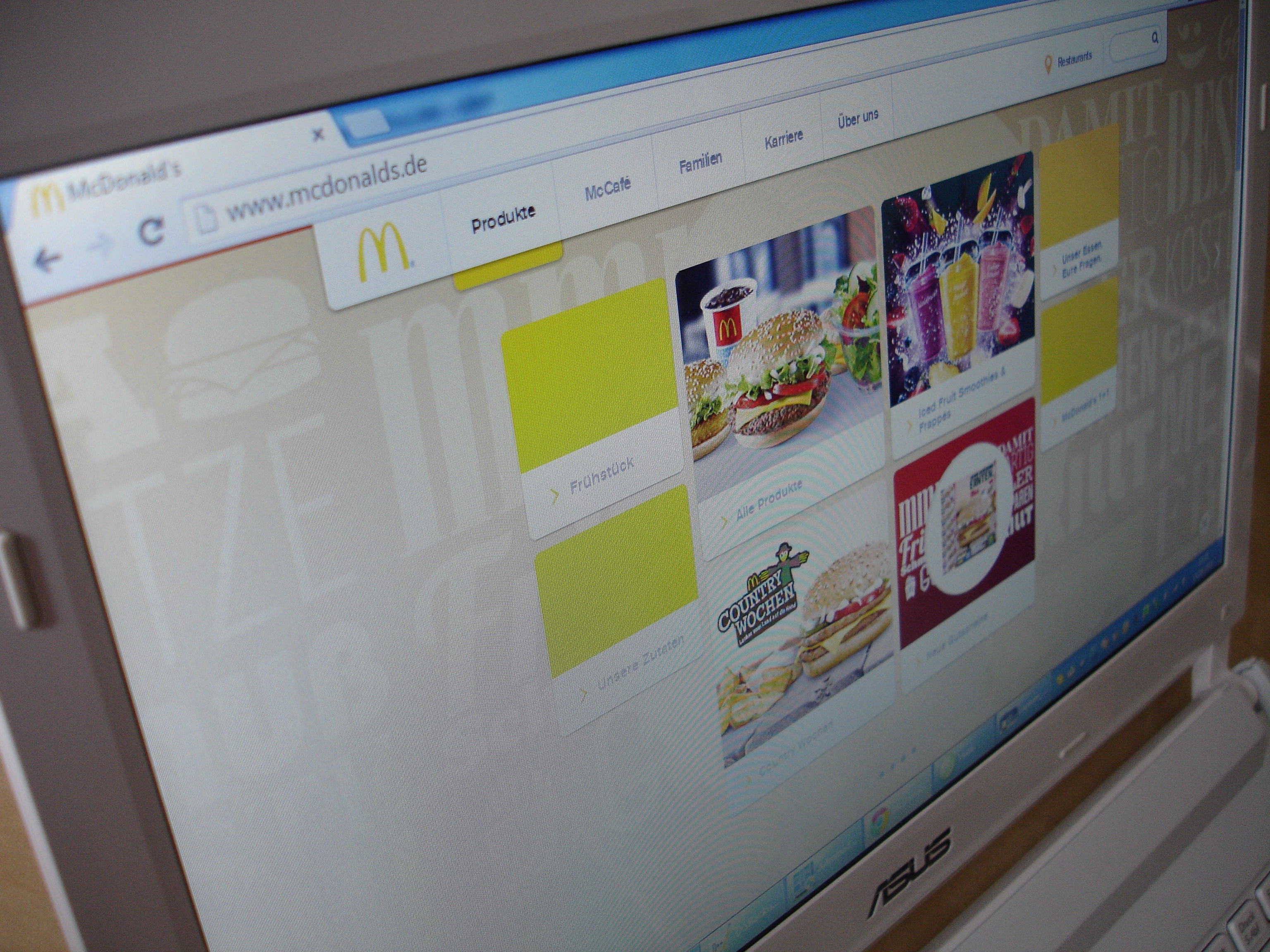 close-up, household equipment, mcdonalds, choice, communication, paper, notebook, indoors, fast food, www, monitor, online, web page, no people, computer, HD Wallpaper