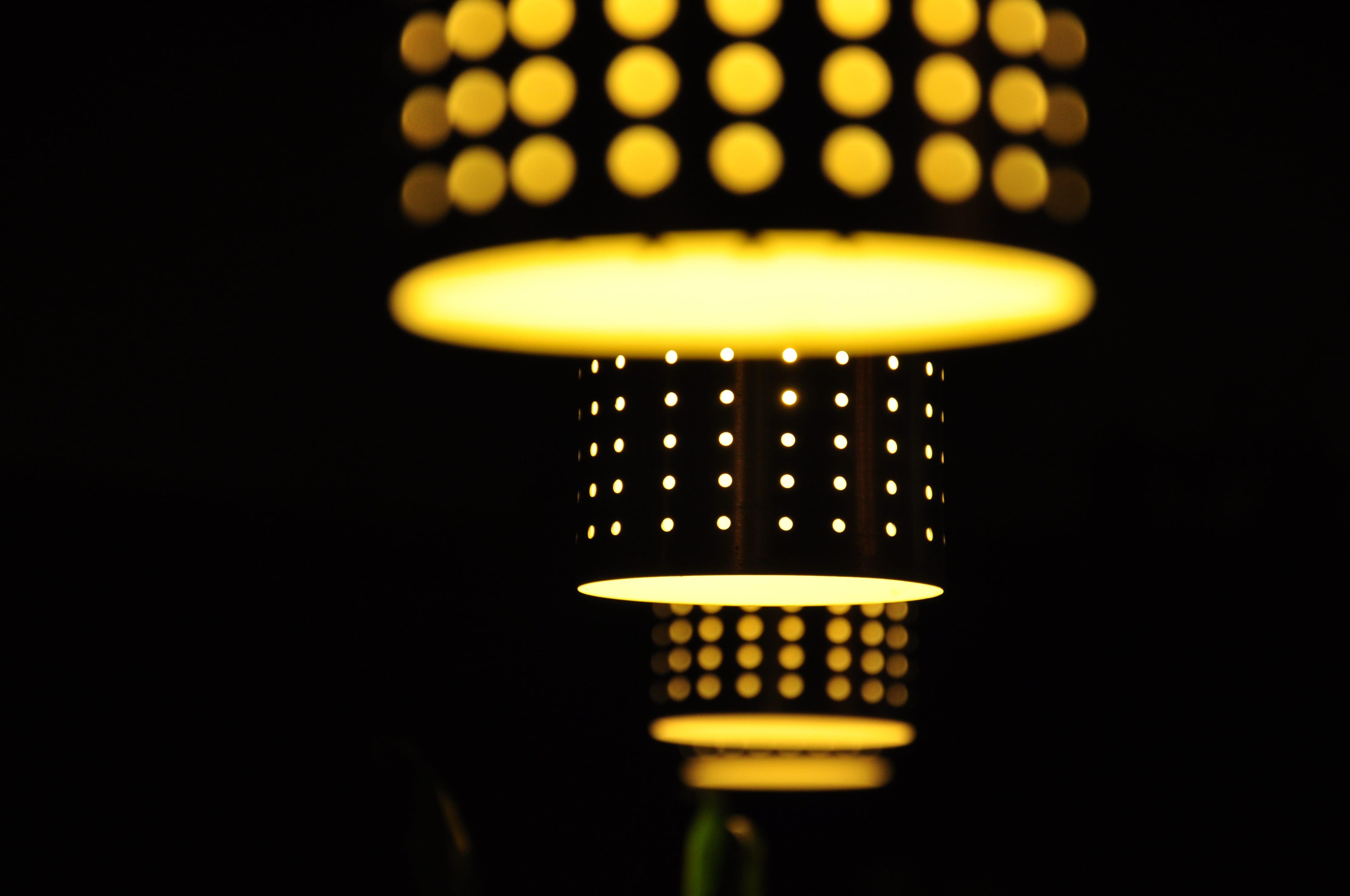 black background, light - natural phenomenon, pattern, film industry, incandescent, no people, electric lamp, light, night, light bulb, decor, illuminated, HD Wallpaper