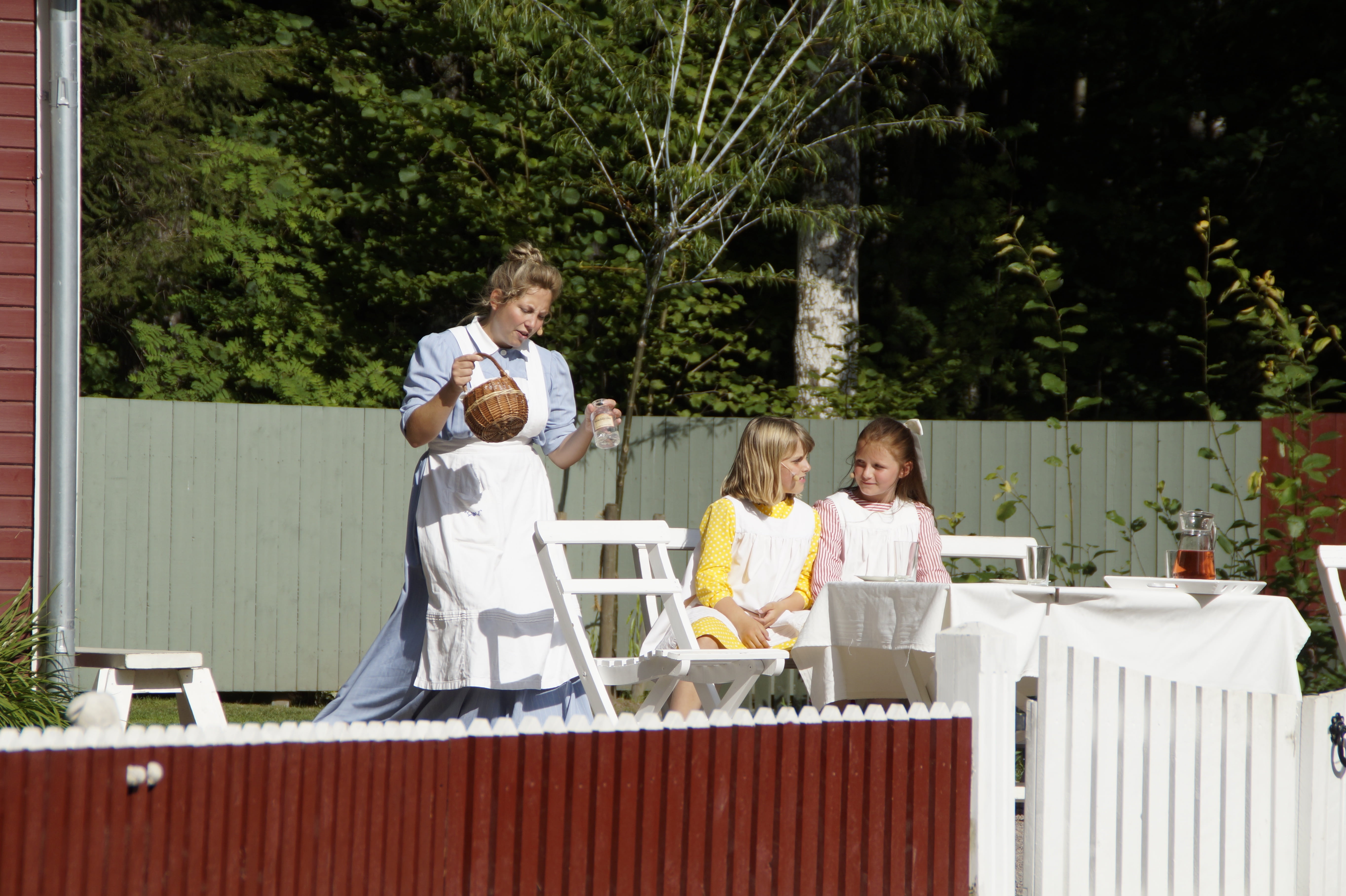birkelund, 5K, son, mother, emotion, childhood, smaland, bonding, lindgren, city, astrid lindgren, daughter, child, women, females, family, adult, table, HD Wallpaper