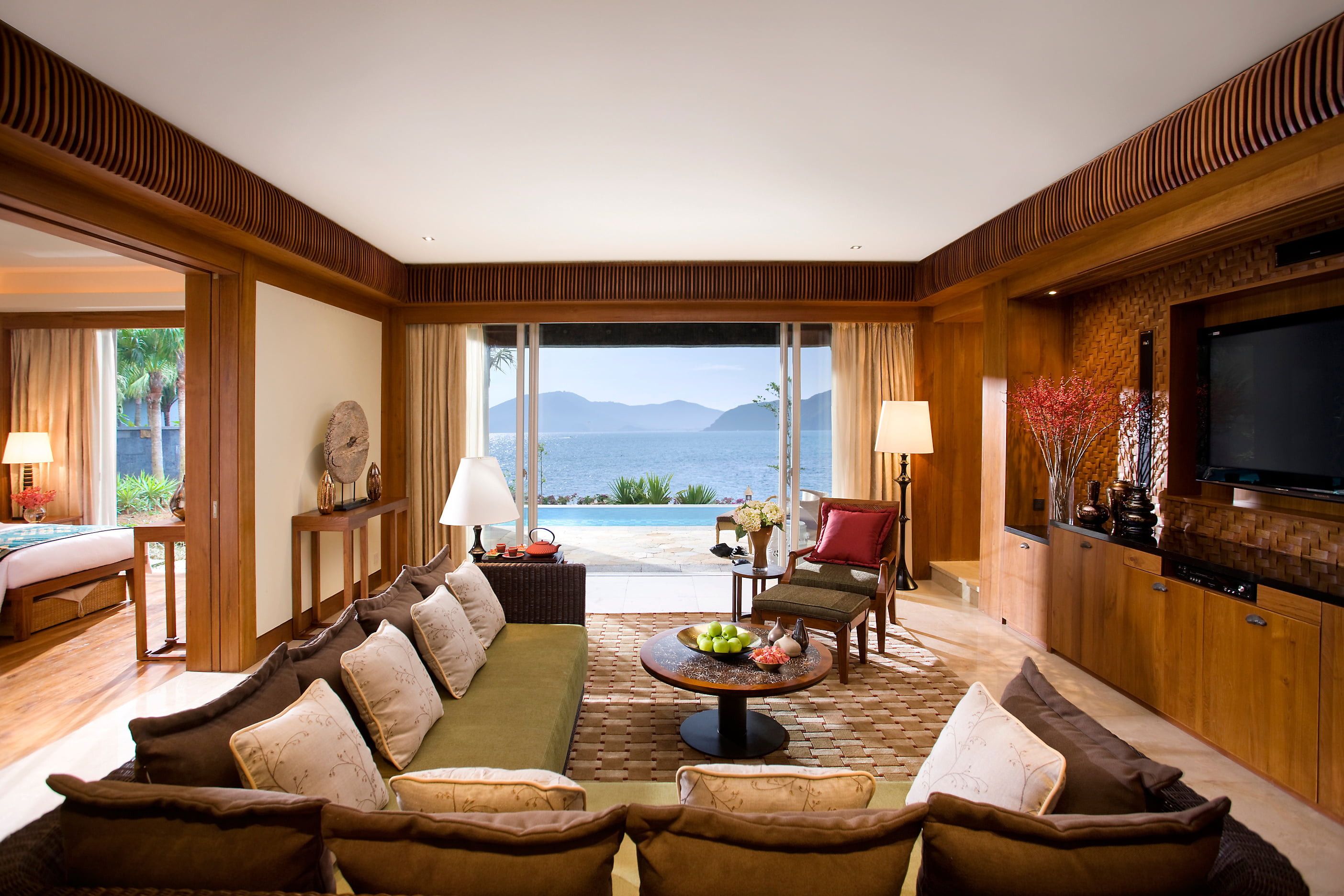 sea, home, house, chairs, room, domestic room, bedroom, 2K, mountains, bed, absence, chair, wood - material, wealth, TV, home showcase interior, seat, HD Wallpaper