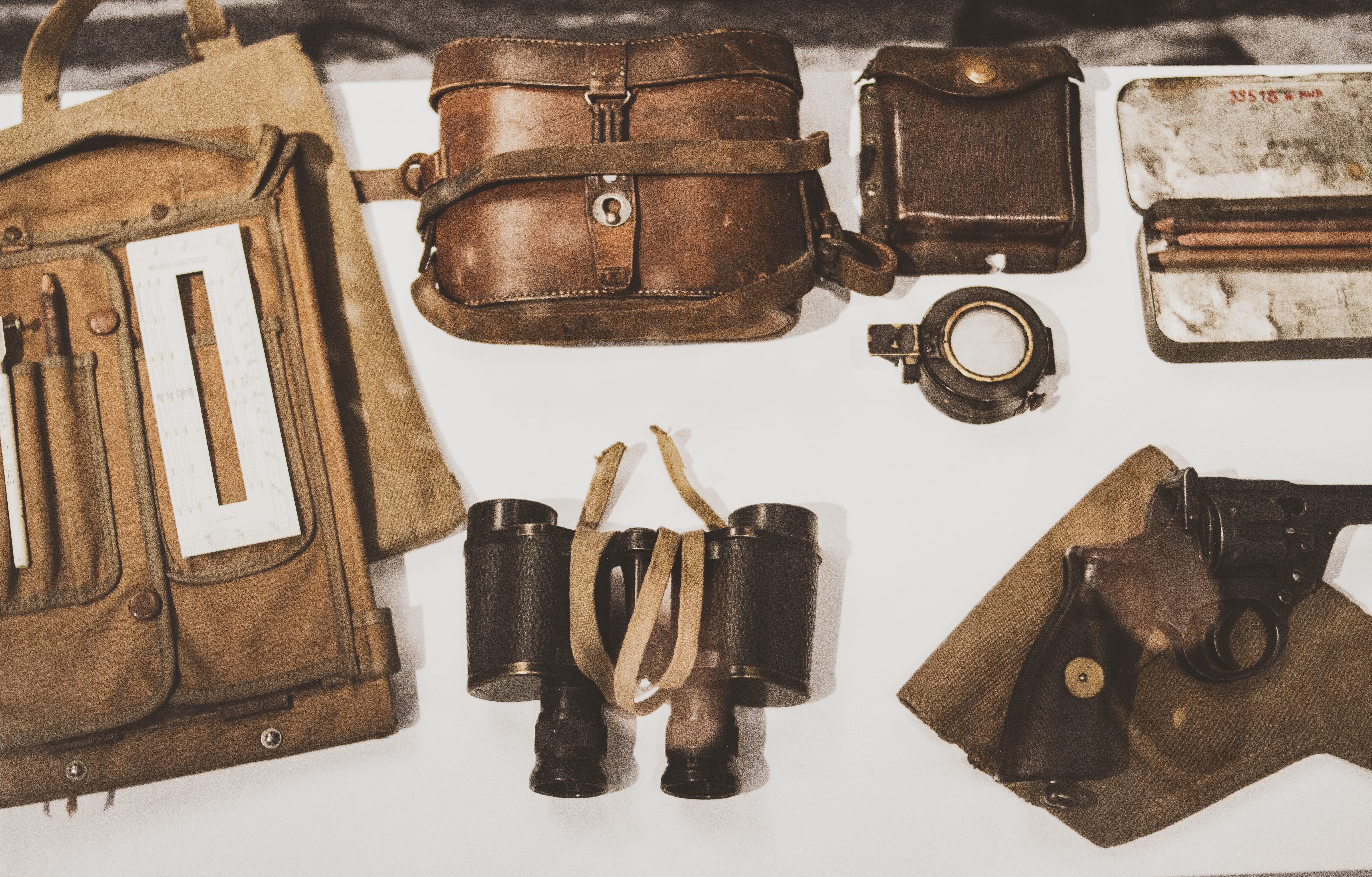 high angle view, color, kit, vintage, 5K, work tool, old, handle, antique, group of objects, jaunt, fashion, plane, still life, classic, indoors, camera, HD Wallpaper