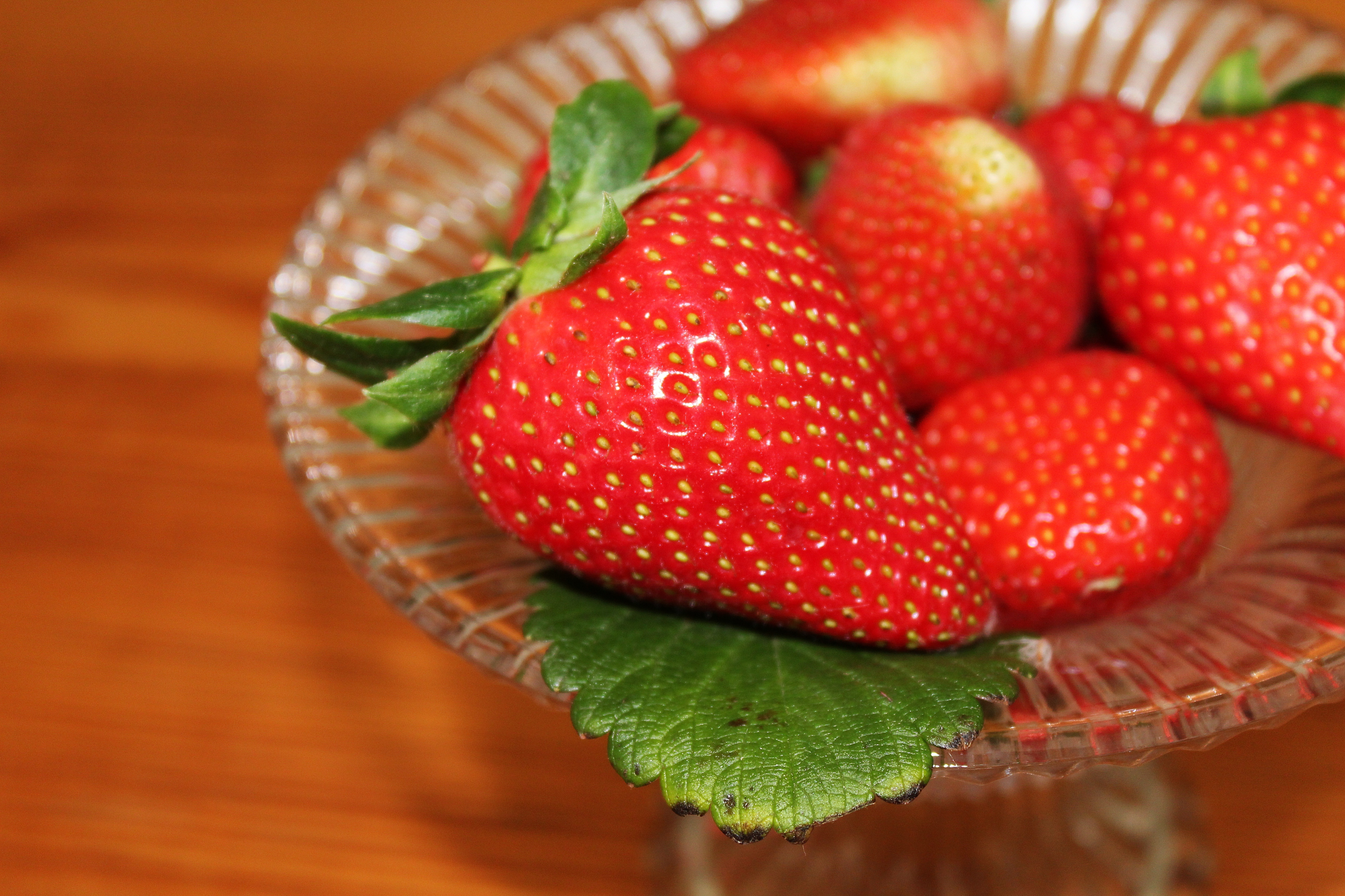 indoors, eat, berry fruit, close-up, freshness, ripe, plant part, vitamins, glass bowl, green, nature, harvest, food and drink, frisch, dessert, buffet, HD Wallpaper