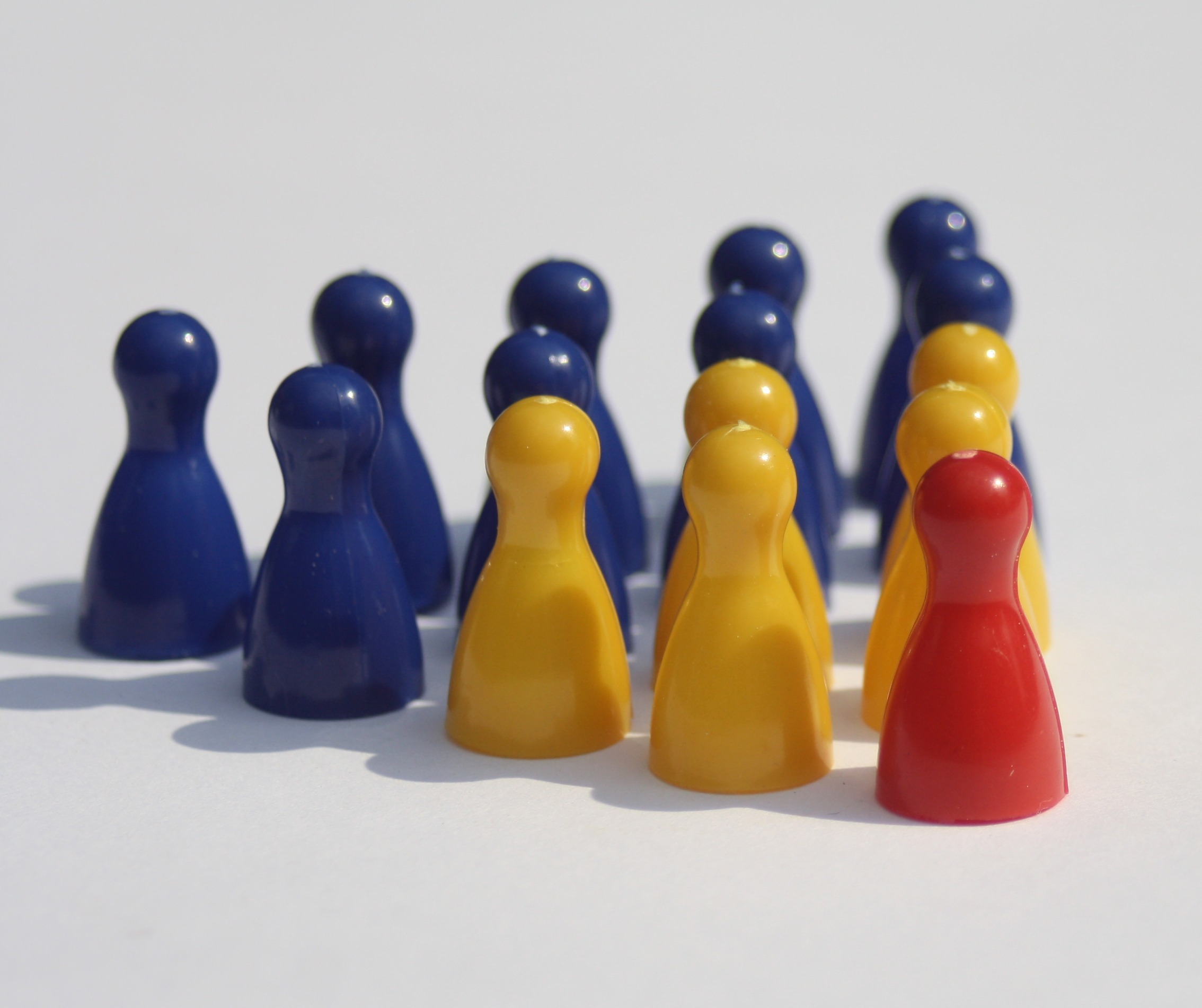 strategy, chef, executive, no people, multi colored, indoors, in a row, order, staff, group, blue, decors, close-up, yellow, world of work, figures, board game, HD Wallpaper