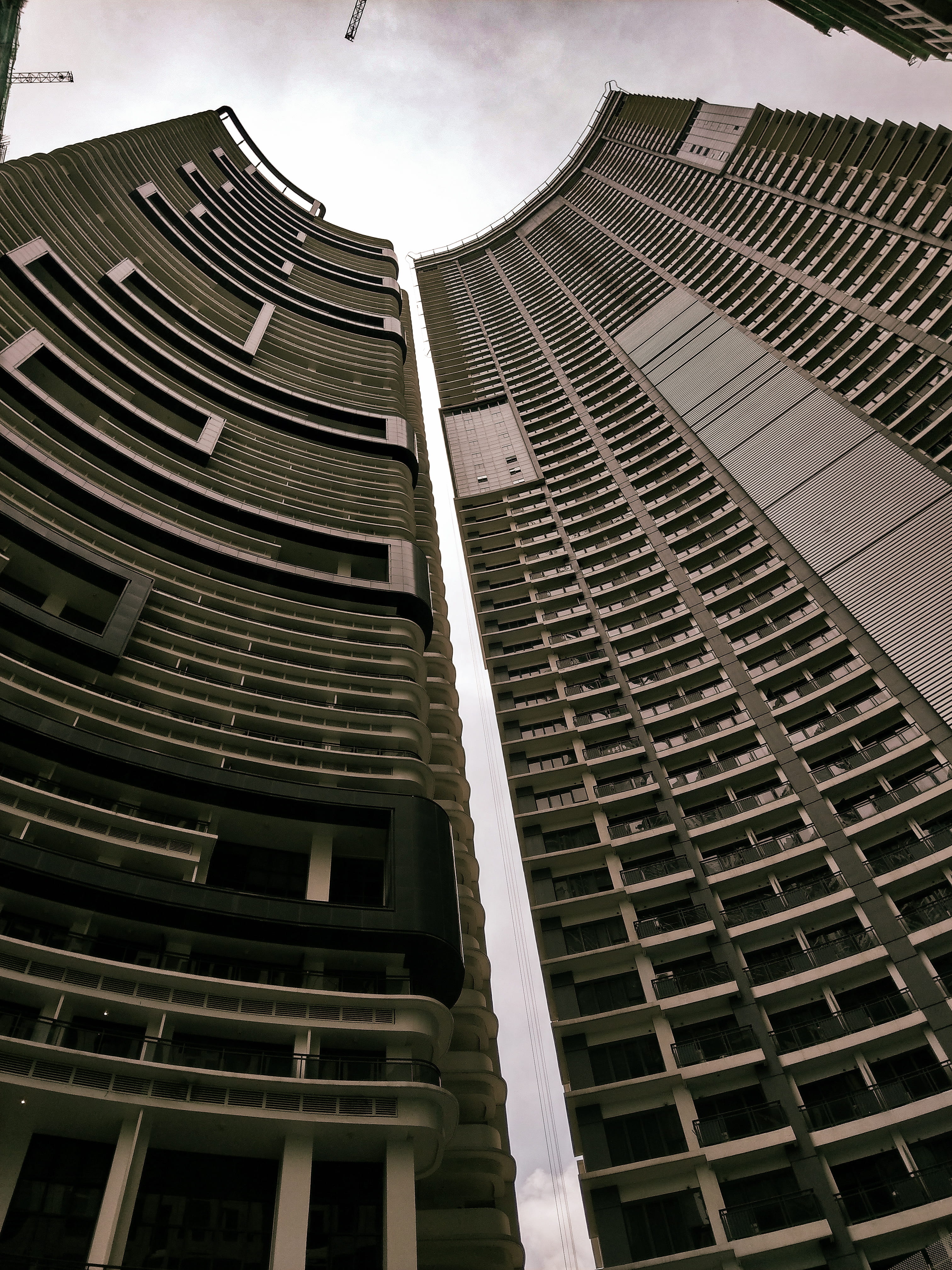 office building exterior, sky, 4K, nature, makati, residential district, cloud - sky, built structure, no people, building, office, high, tall - high, Phone HD Wallpaper