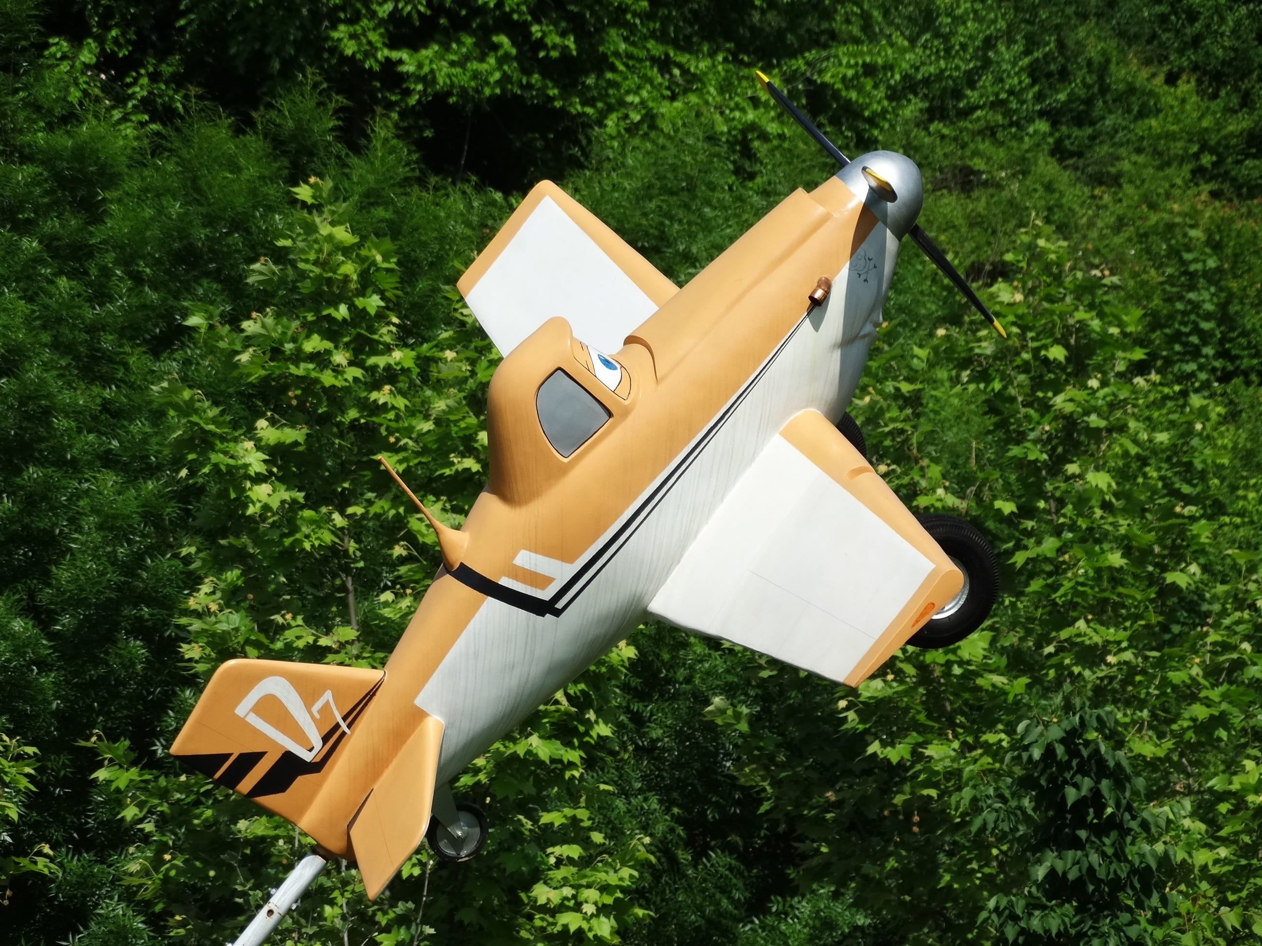 2K, tree, Form, growth, Sign, aerial firefighter, nature, green color, day, representation, yellow, transportation, communication, sunlight, pzl-mielec m-18 dromader, HD Wallpaper