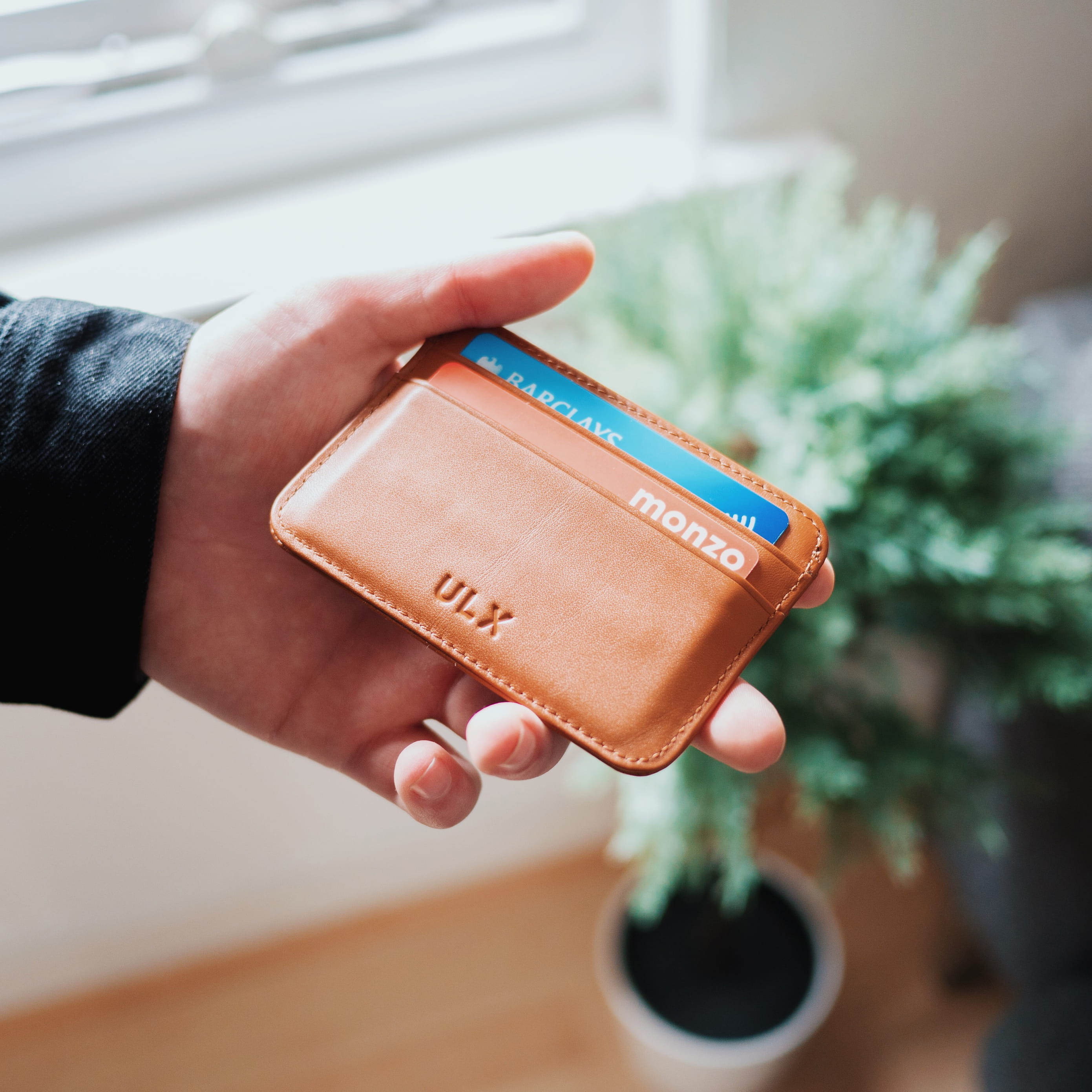 men, box - Container, celebration, giving, brown, monzo card, card, one Person, christmas, ulx, card holder, wallet, 2K, close-up, human Hand, person, Phone HD Wallpaper