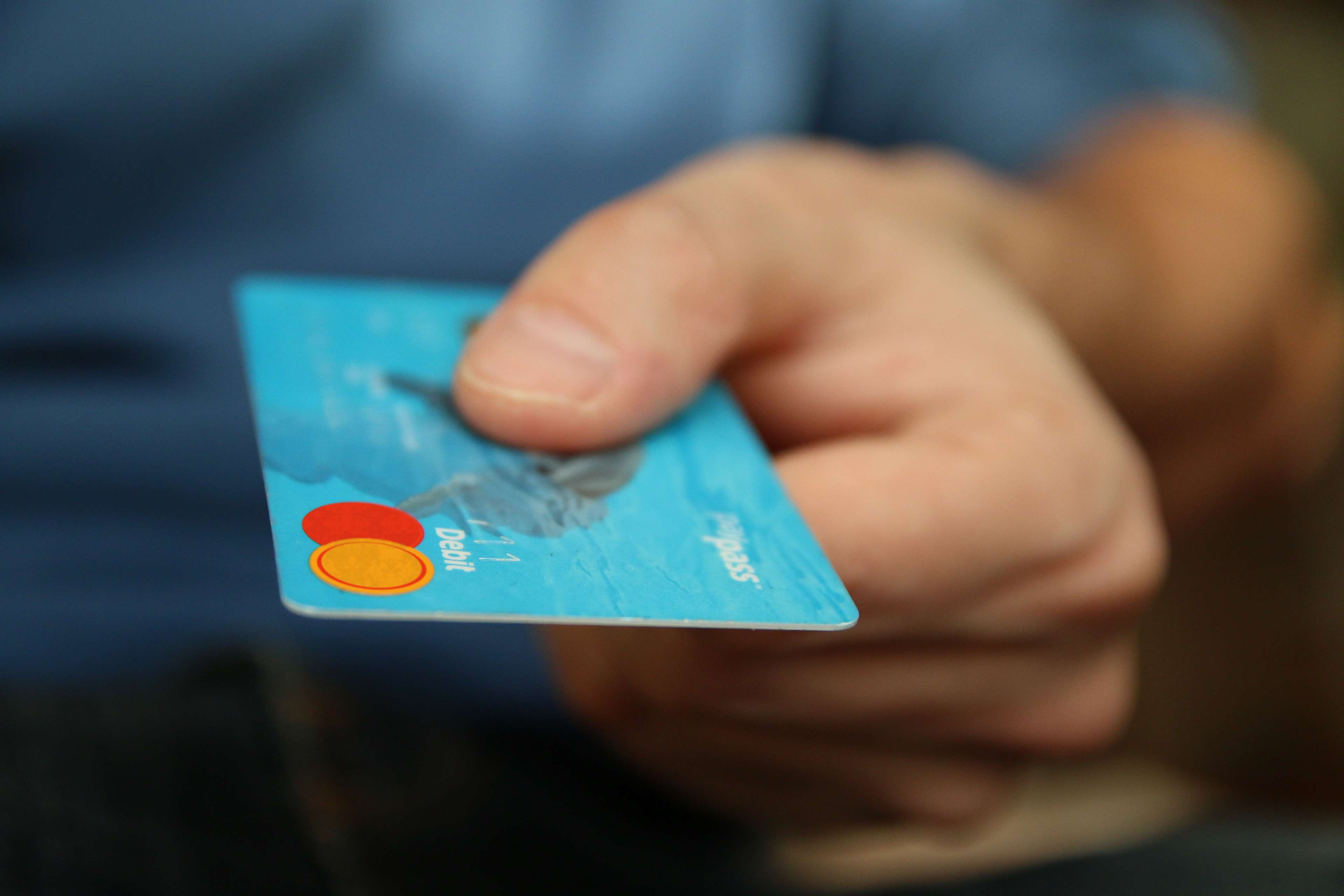 focus on foreground, indoors, businessman, give, banking, hand, human, finance, debit, electronic, cash, wireless technology, identity, money, card, modern, HD Wallpaper