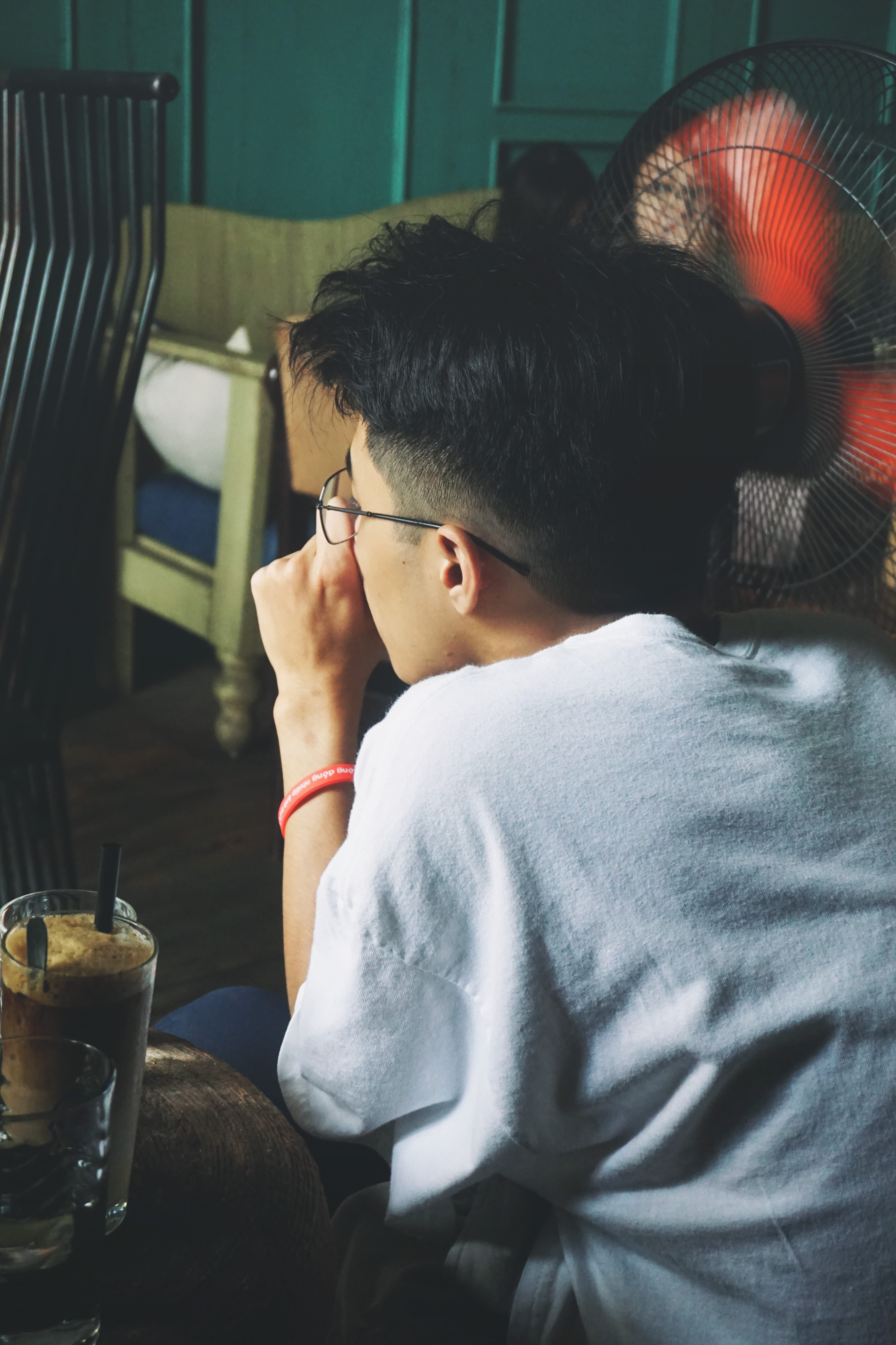 drink, boys, thought, indoors, hanoi, seating, beside, caffee shop, people, room, casual clothing, real people, headshot, thinking, one person, innocence, Phone HD Wallpaper