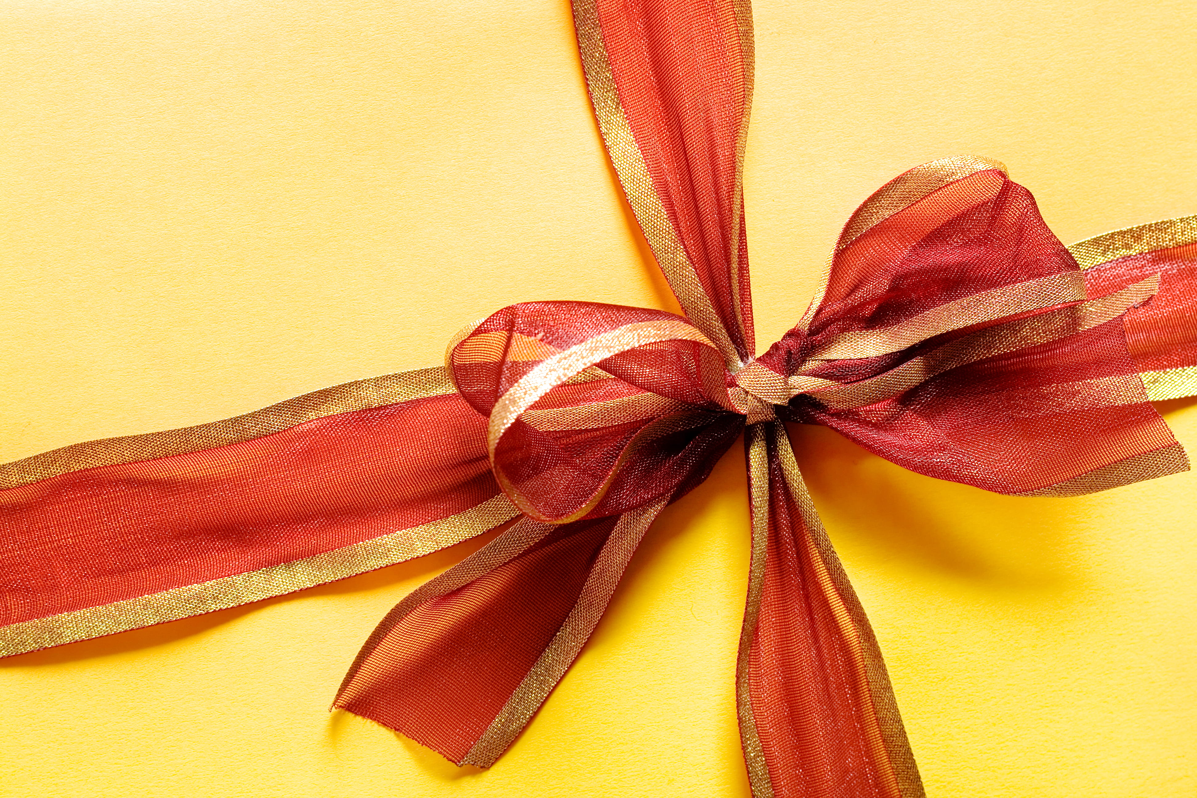 nature, beauty in nature, indoors, ribbon, flower, package, plant, nobody, pattern, ribbon - sewing item, flowering plant, yellow, tied up, no people, close-up, HD Wallpaper