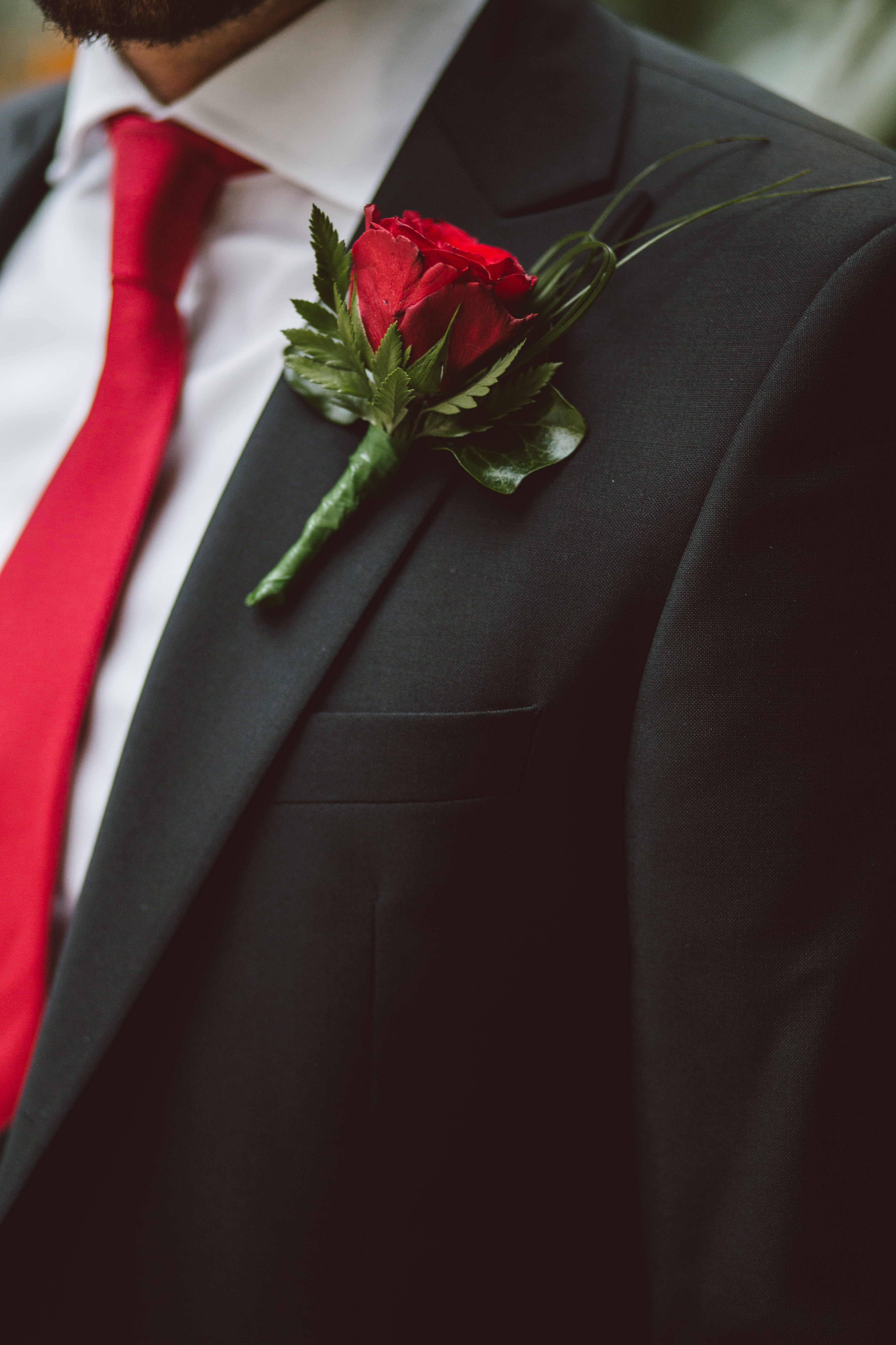 flowering plant, celebration, shirt, black, blazer, freshness, formalwear, bouquet, wedding ceremony, flower arrangement, one person, real people, red, Phone HD Wallpaper