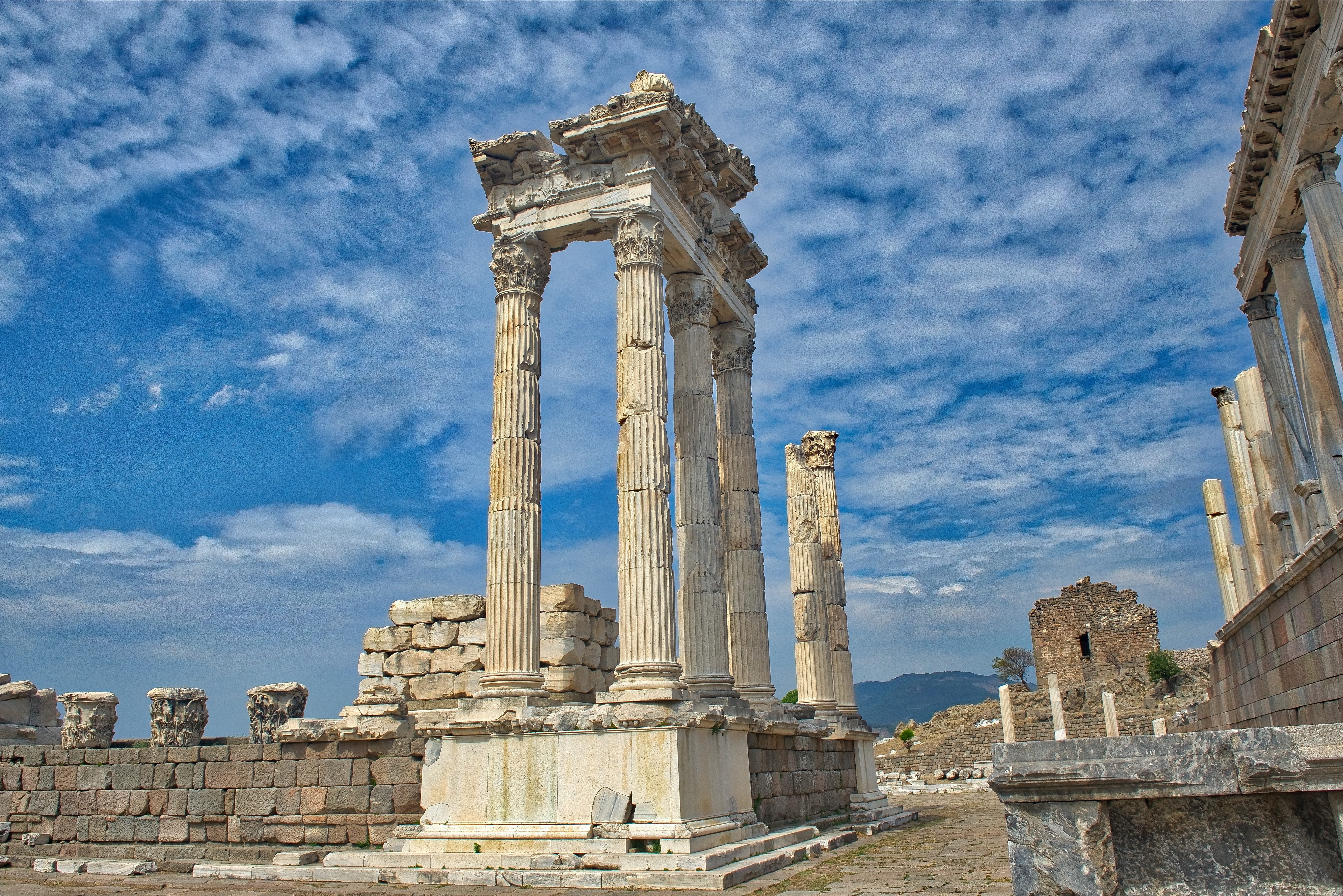 architectural column, pergamon, sky, old ruin, bad condition, bergama, day, damaged, travel destinations, archaeology, architecture, monument, stone, built structure, HD Wallpaper