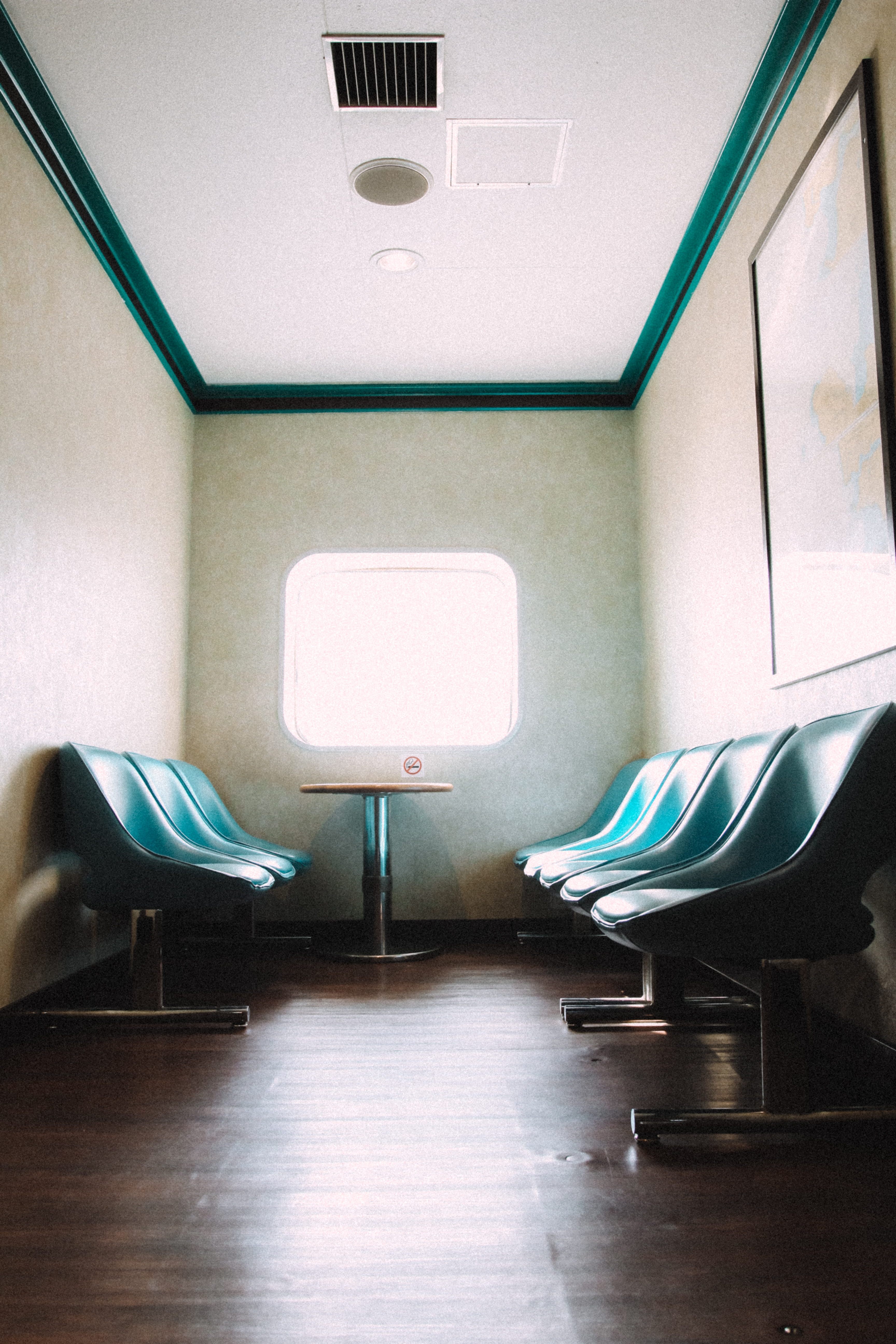 lighting equipment, empty, gang, healthcare and medicine, chair, building, architecture, near, illuminated, ceiling, 5K, table, furniture, built structure, Phone HD Wallpaper