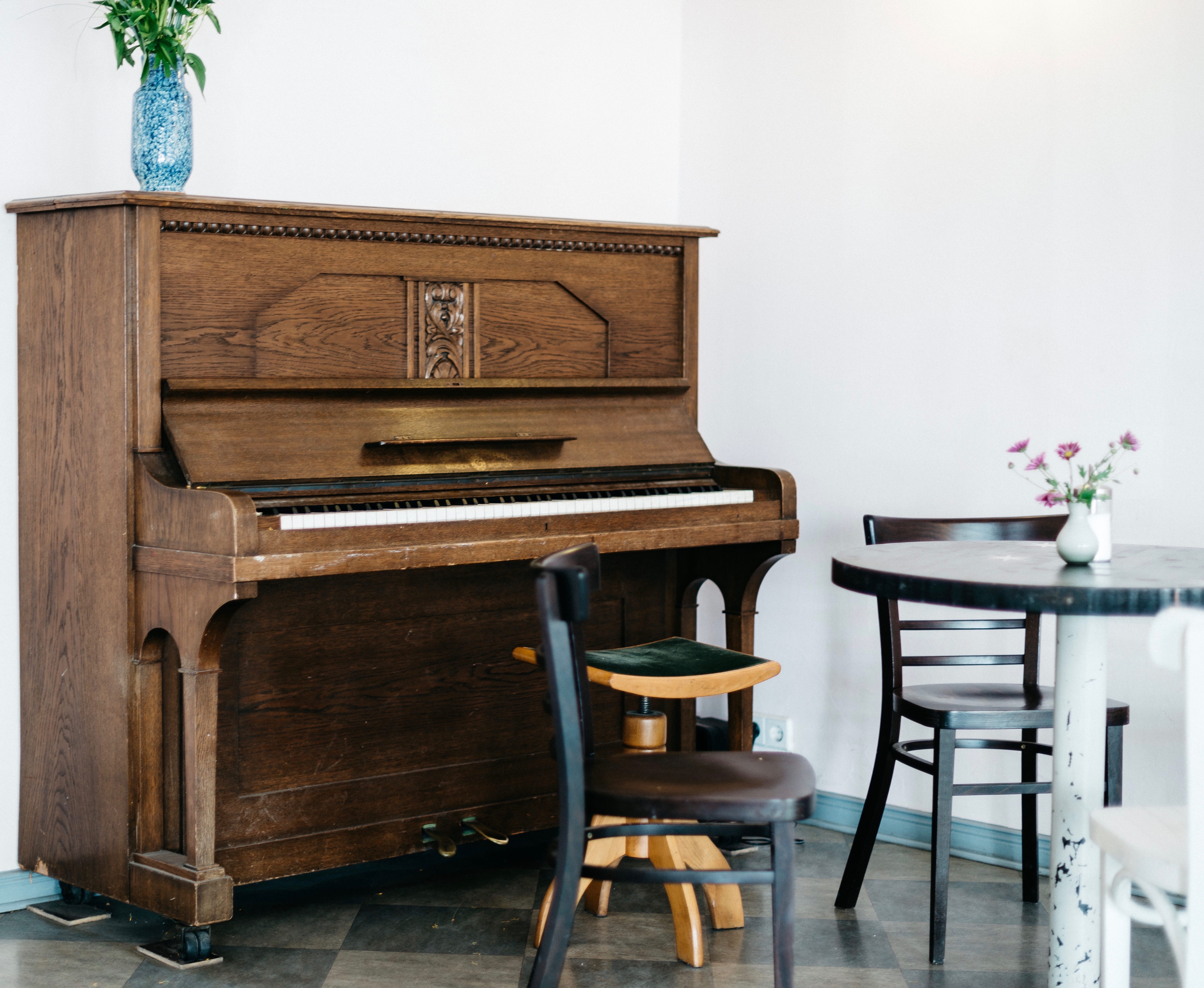 organ, painted, keyboard instrument, indoor, inside, table, grand piano, wall, round, pedestal, furniture, black, keyboard, 5K, musical equipment, antique, HD Wallpaper