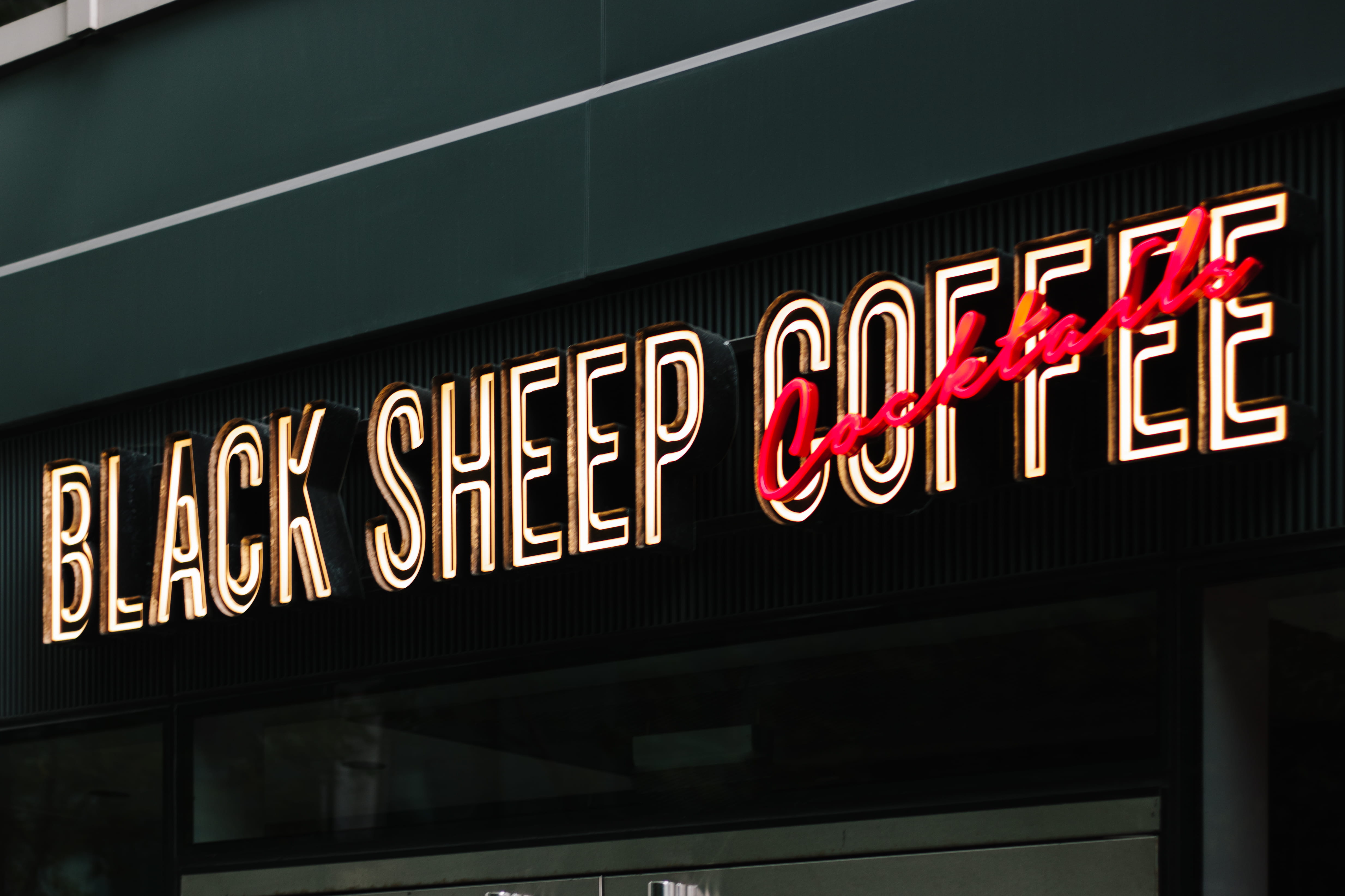 black, 4K, cafe, architecture, store, building exterior, communication, lighting equipment, food and drink, illuminated, no people, coffee, red, western script, HD Wallpaper