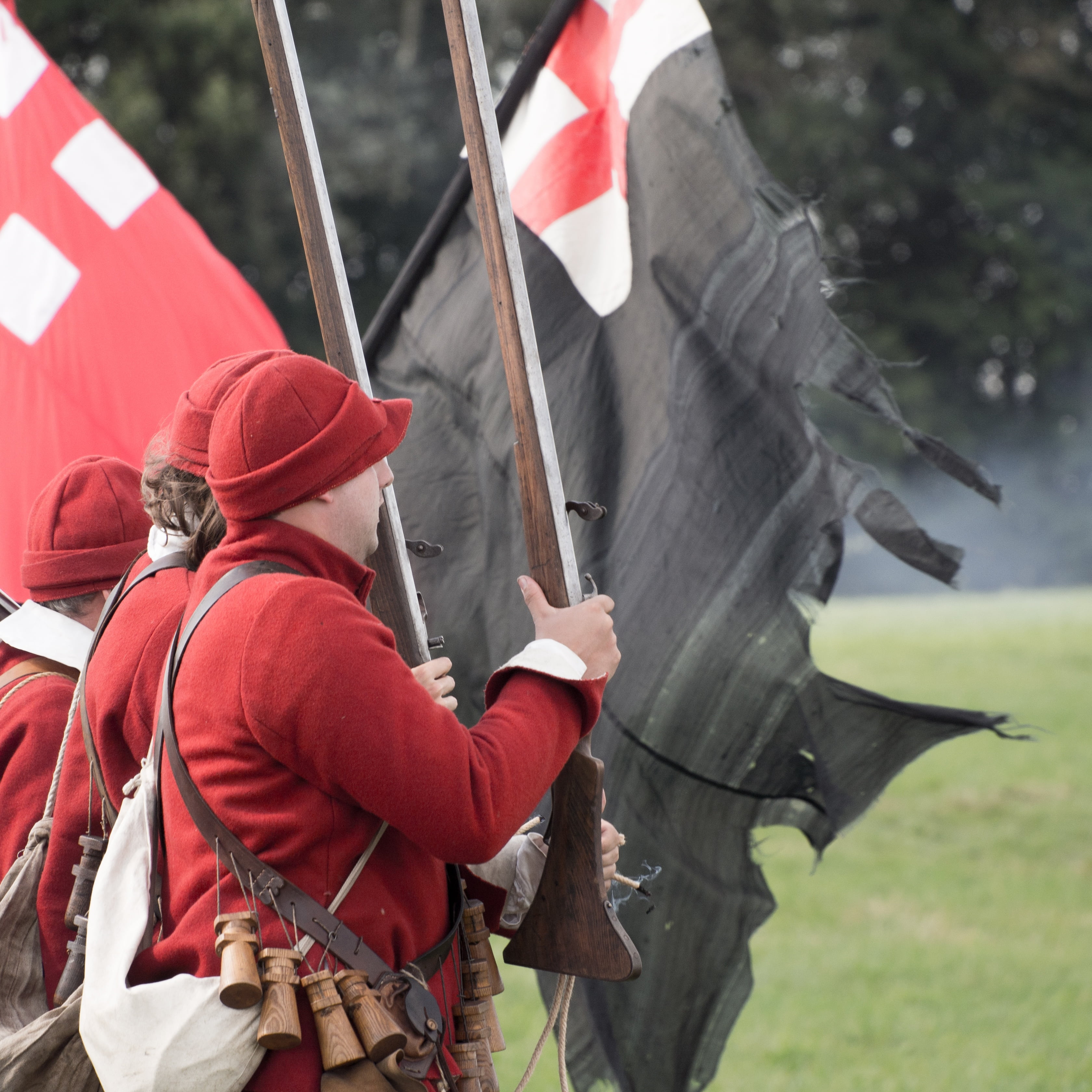 history, soldier, standing, reenacting, focus on foreground, historical, army, reenactment, flag, clothing, red, men, adult, battlefield, real people, holding, Phone HD Wallpaper