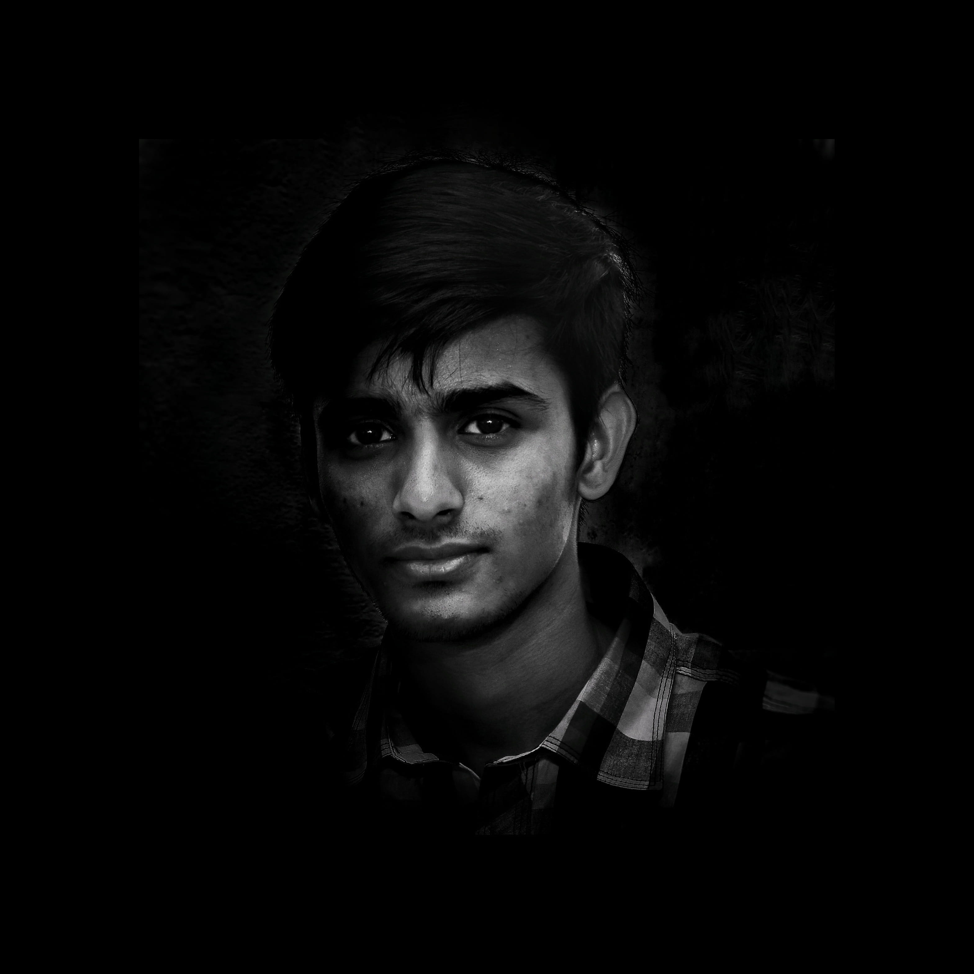 handsome, studio shot, human face, guy, beautiful people, lifestyles, serious, front view, indian, confidence, one person, looking at camera, headshot, Phone HD Wallpaper