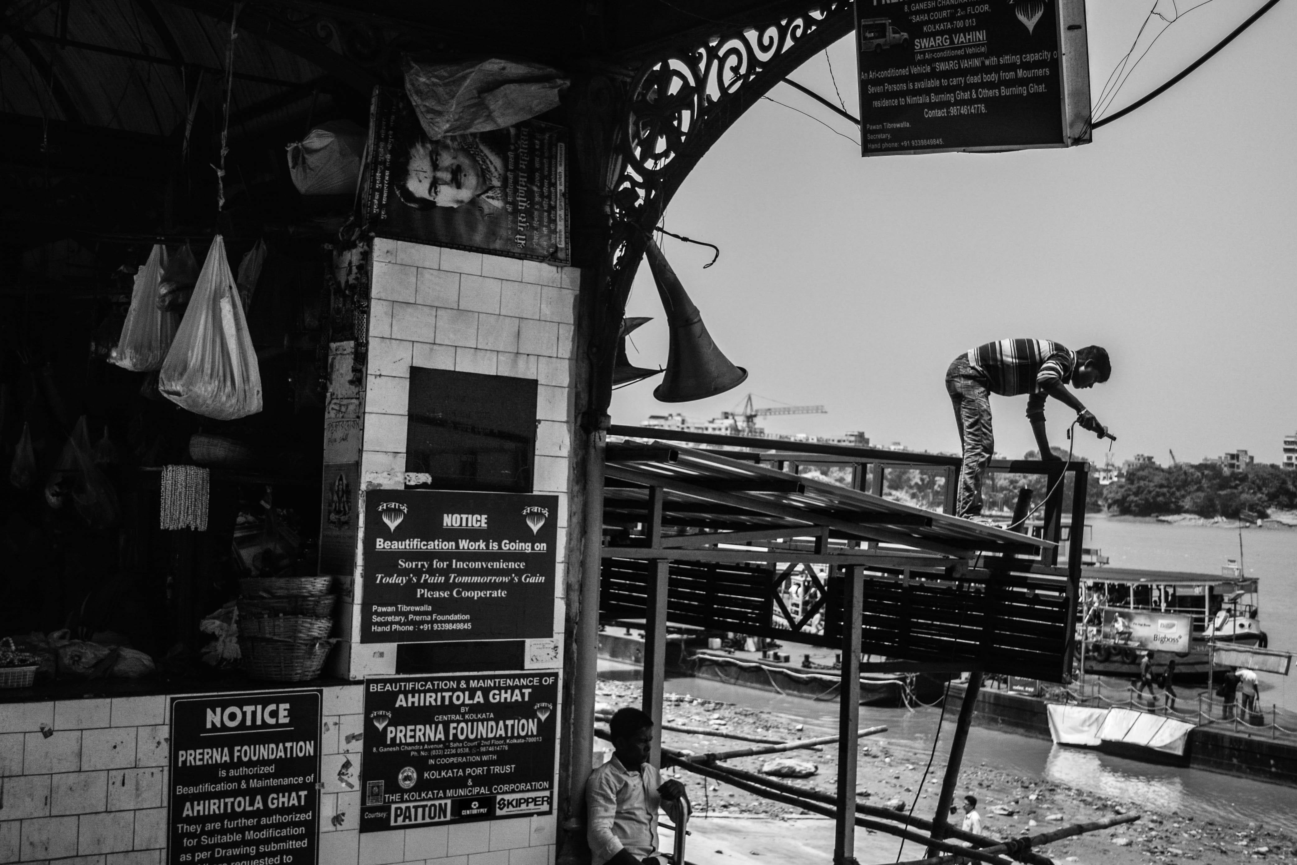 moody, non-western script, kolkatum, chair, architecture, real people, detail, text, store, retail, boat, information sign, mechanic, work, building exterior, HD Wallpaper