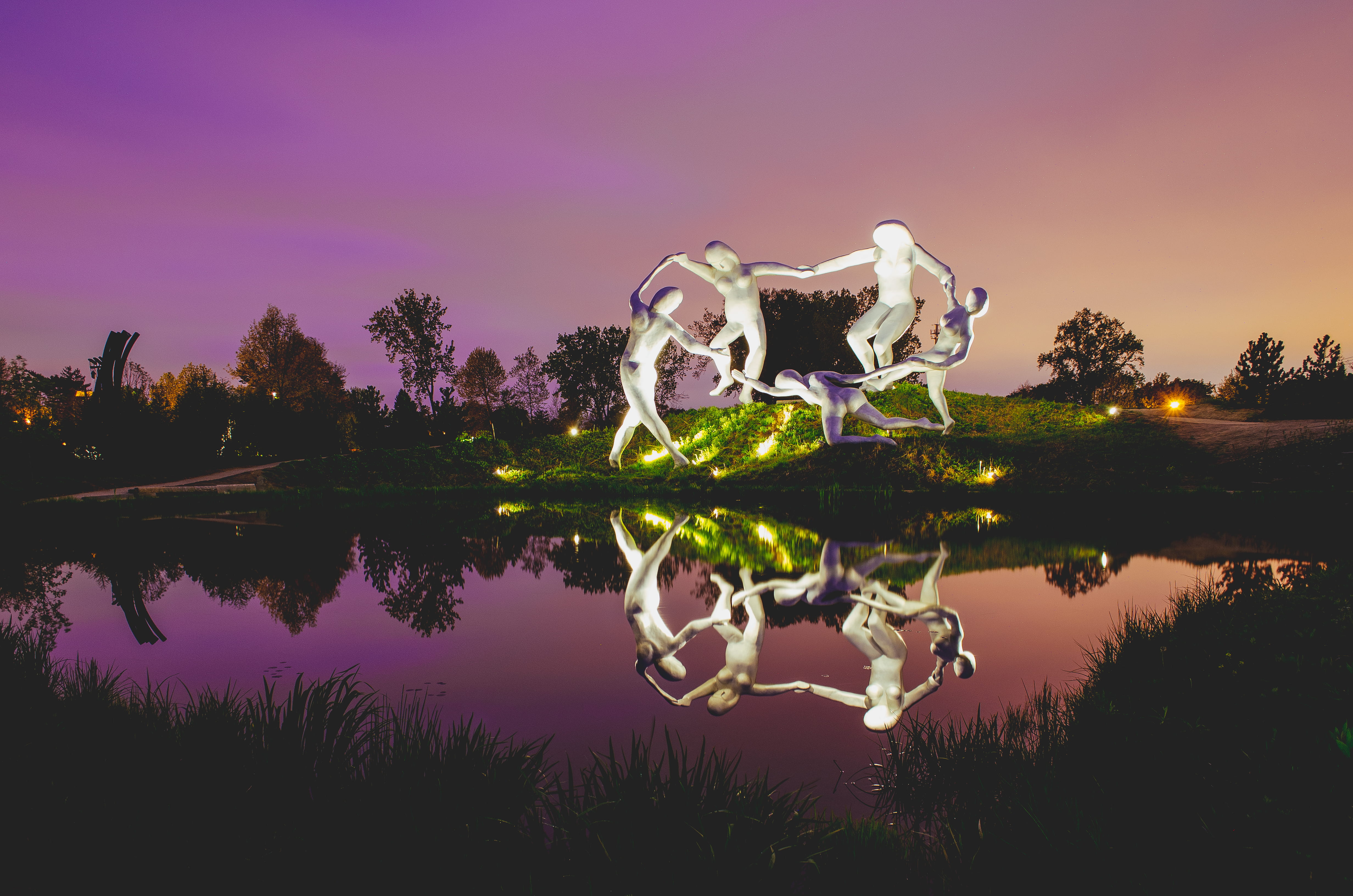 united states, night, lake, illuminated, sky, standing water, purple, scenics - nature, sunset, sculpture, plant, reflection lake, symmetry, 4K, water, HD Wallpaper
