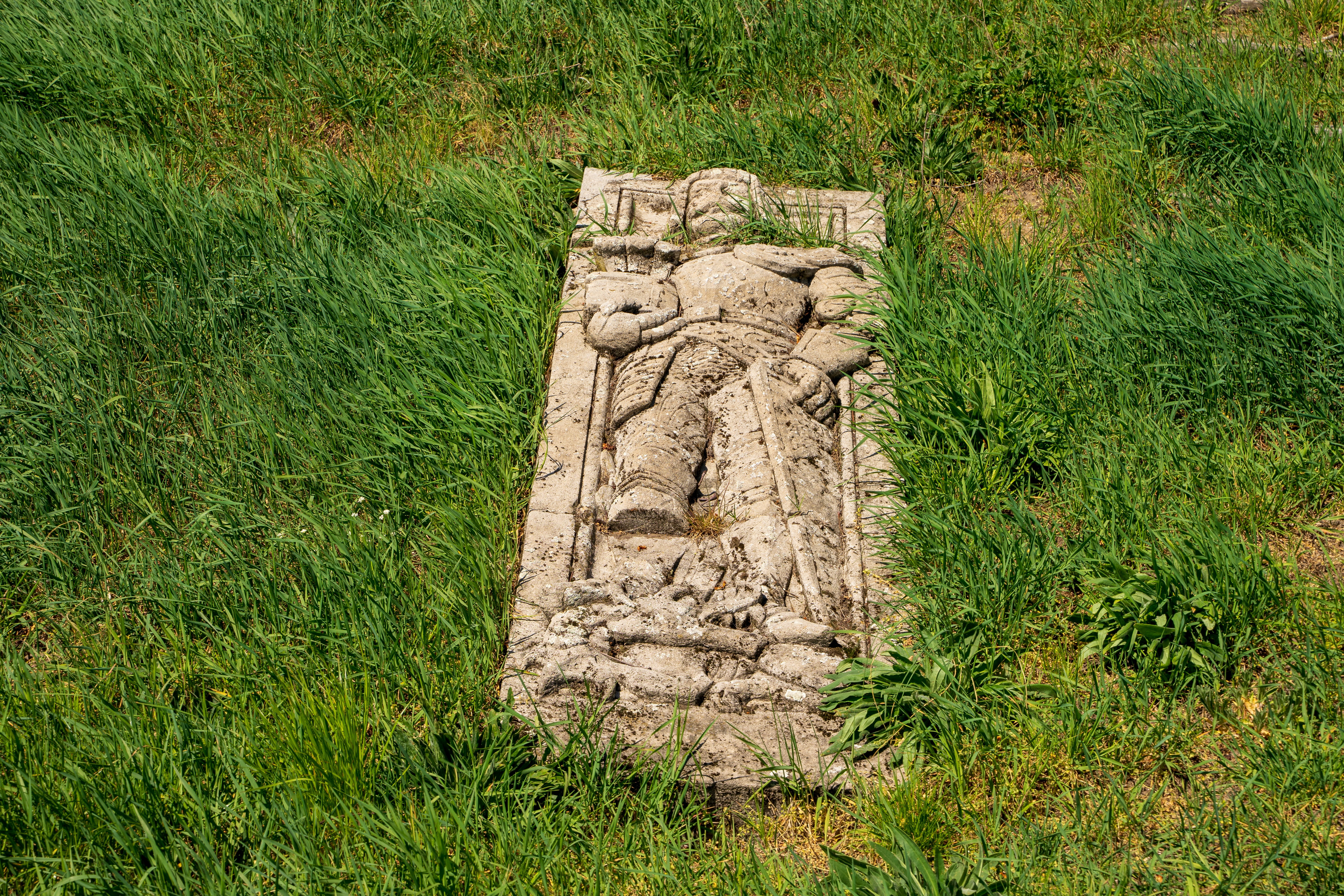 figure, growth, grass, monument, art and craft, religion, crypt, christianity, cemetery, plant, death, historically, symbol, no people, outdoors, stone, HD Wallpaper