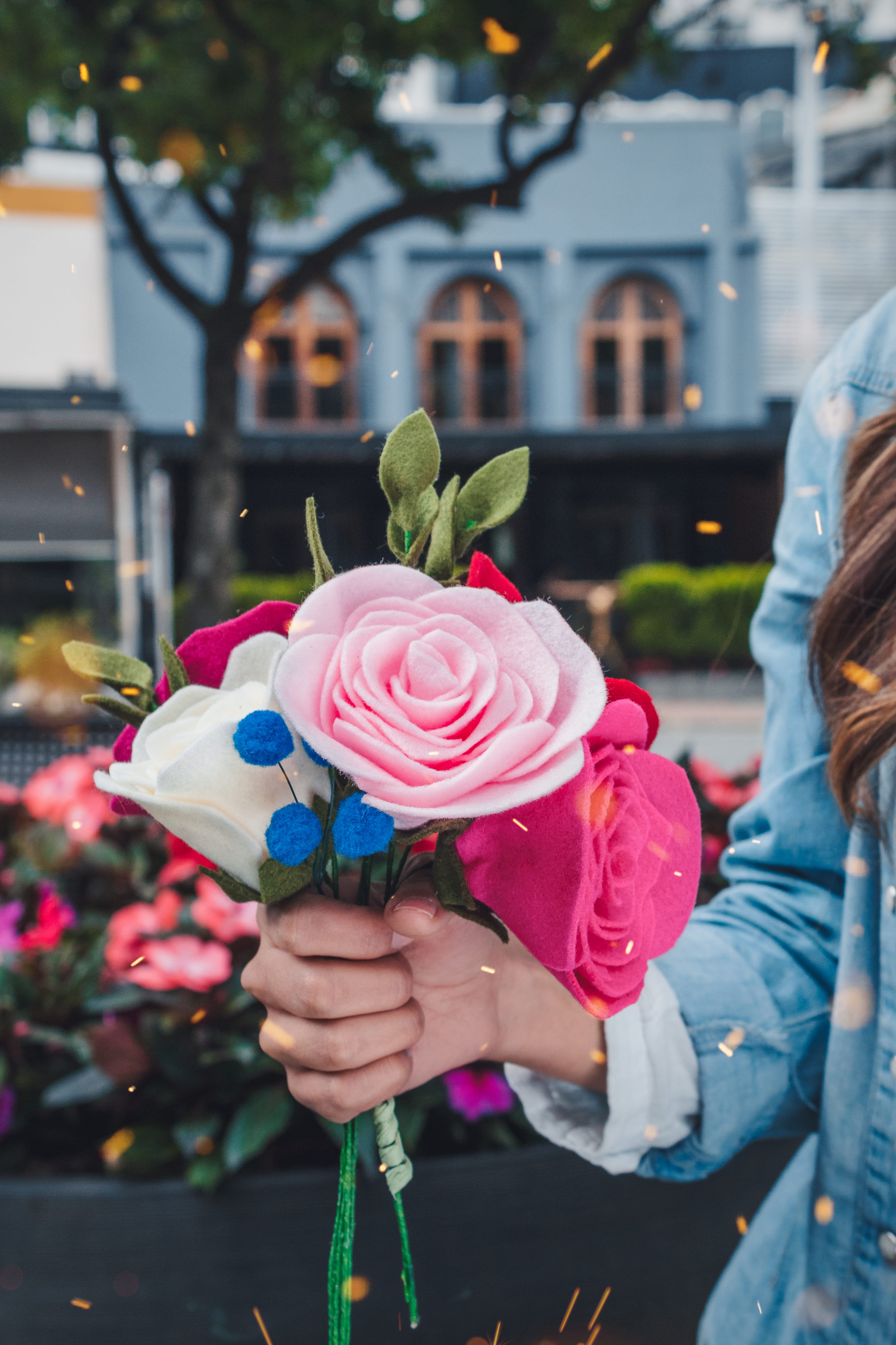 white, one person, focus on foreground, rose - flower, vulnerability, faux, day, lifestyles, flower arrangement, fragility, flower, building exterior, 4K, Phone HD Wallpaper