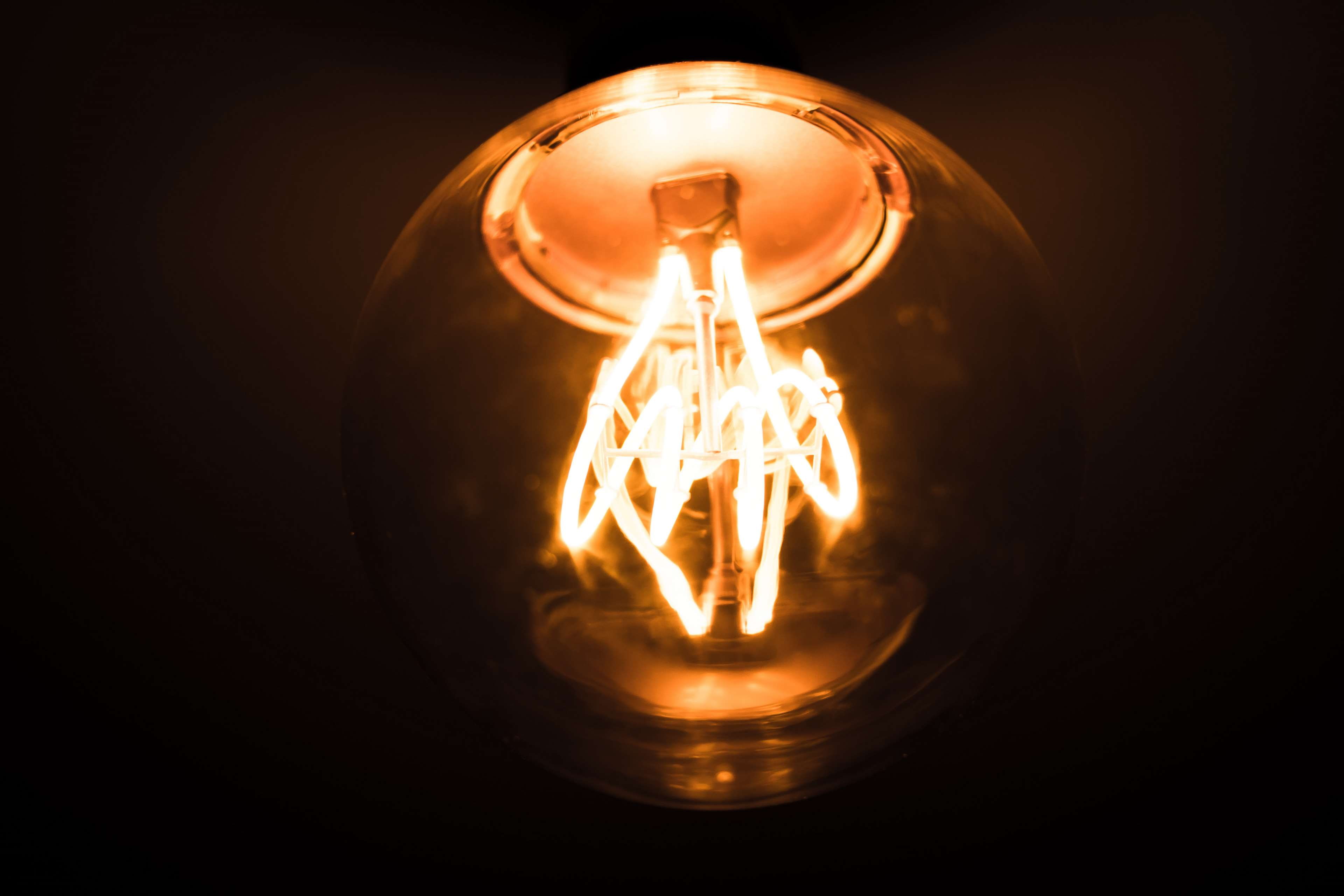single object, light bulb, copy space, electricity, fire, flame, studio shot, heat - temperature, close-up, black background, vintage, glowing, contemplation, HD Wallpaper