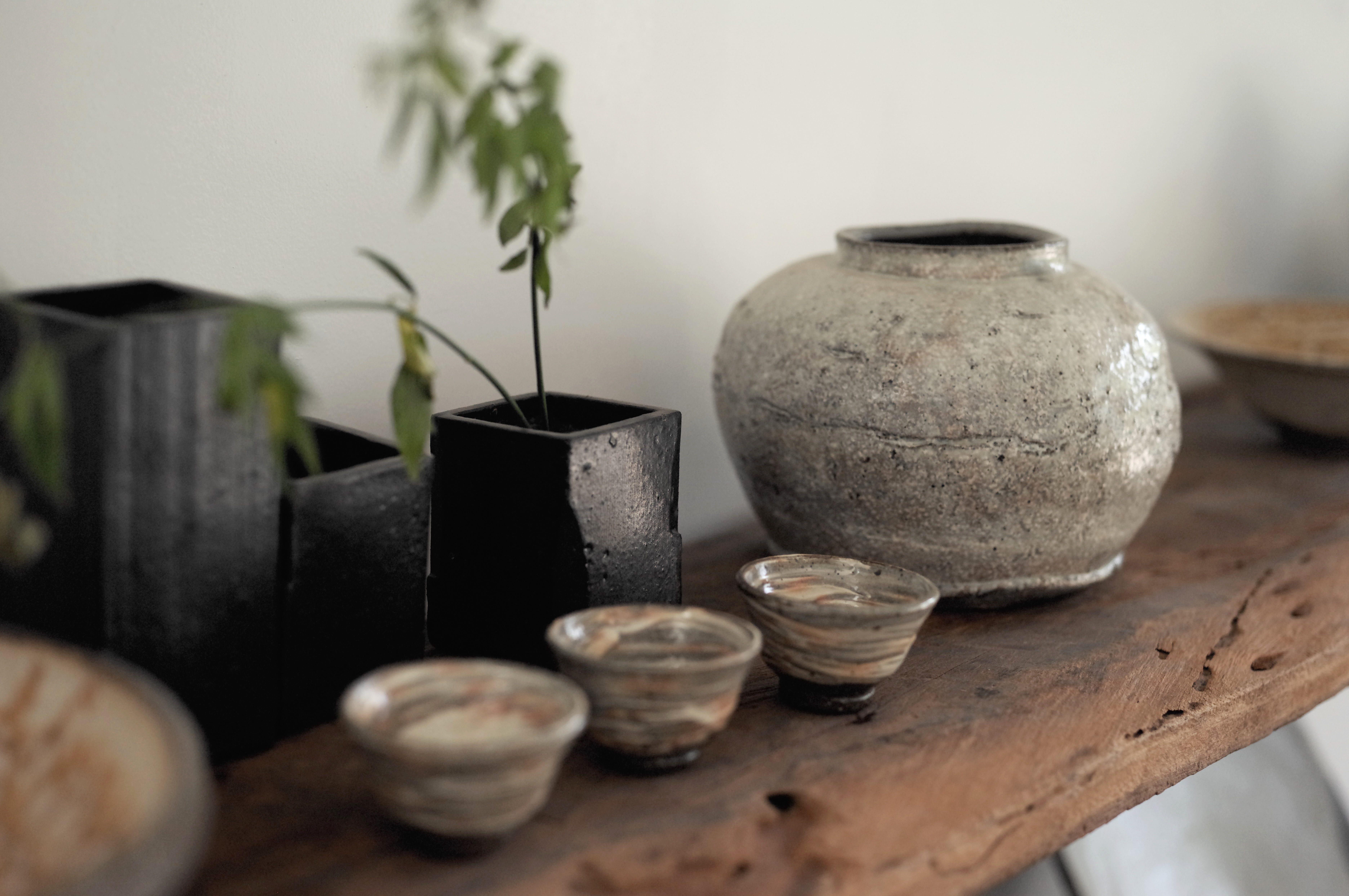 pitcher - jug, metal, istanbul, nature, indoors, no people, ceramic ware, restaurant, letter, old, bowl, day, agency, flower pot, letters, kitchen appliances, HD Wallpaper