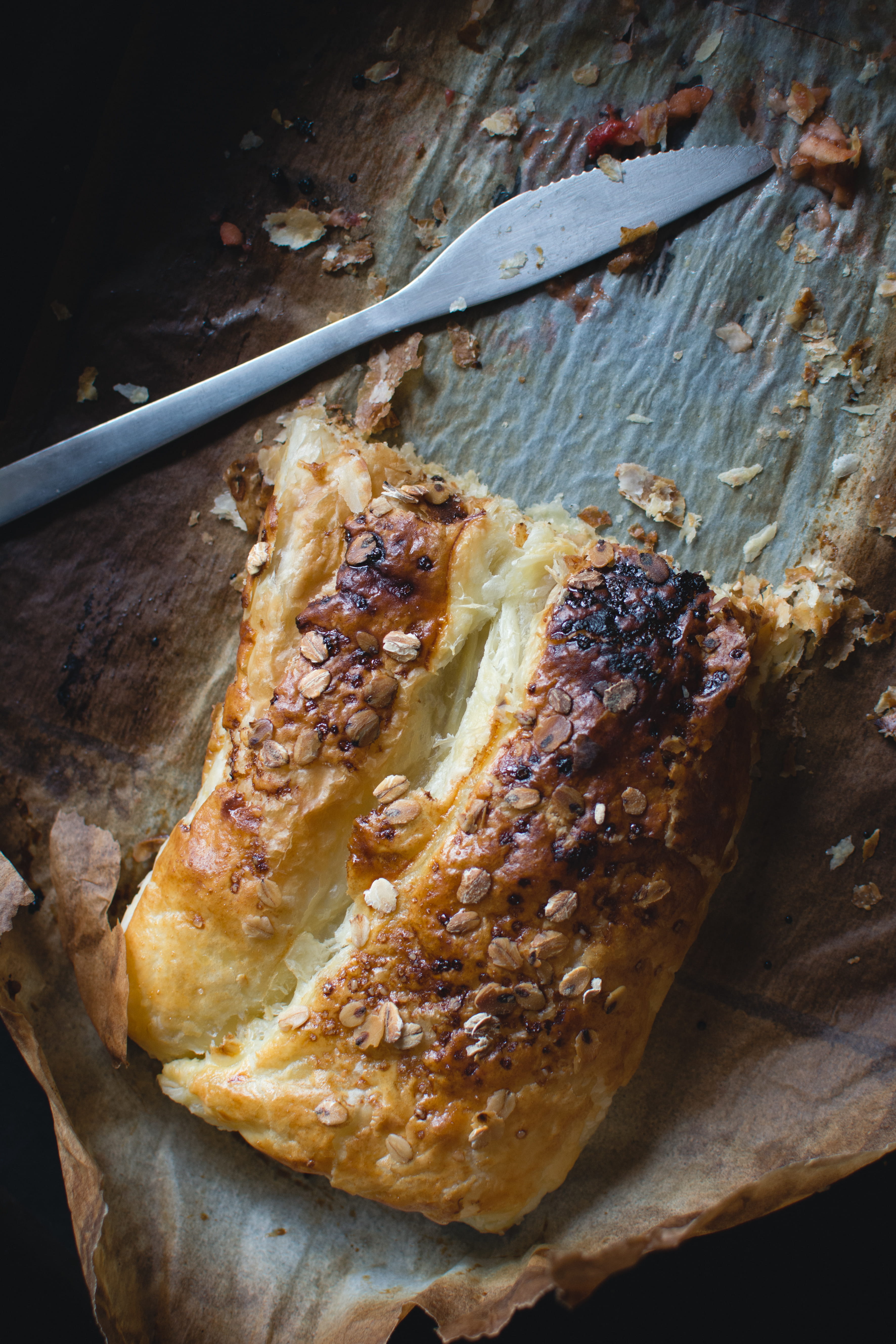 studio shot, indoors, apple, gourmet, high angle view, savory pie, close-up, top view, ready-to-eat, pastry Dough, bread, cooked, 5K, Czech, food and drink, Phone HD Wallpaper