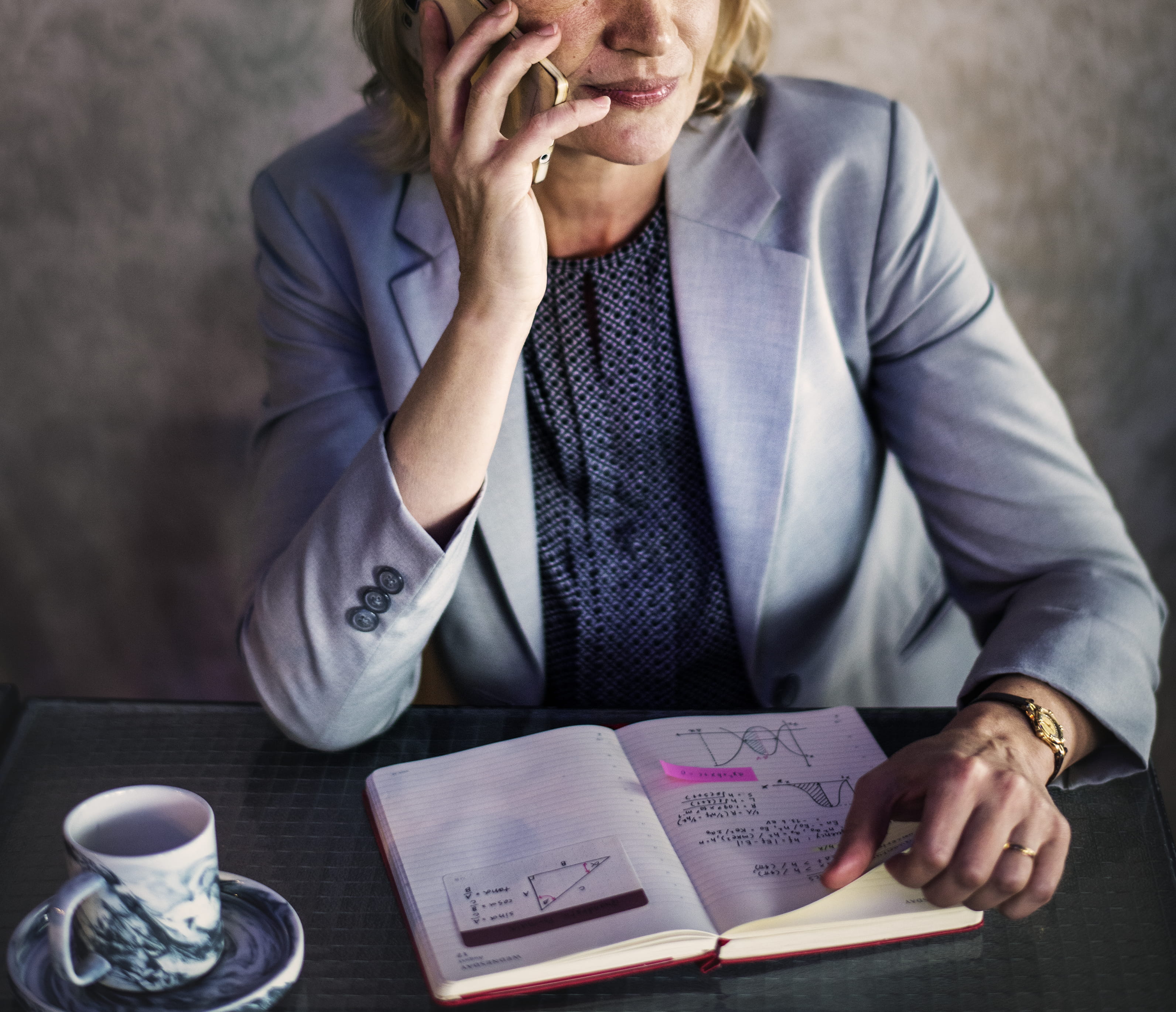 table, call, ceo, indoors, formal, notepad, sitting, caucasian, blond, front view, calling, holding, business, 2K, women, notes, wireless technology, european, HD Wallpaper