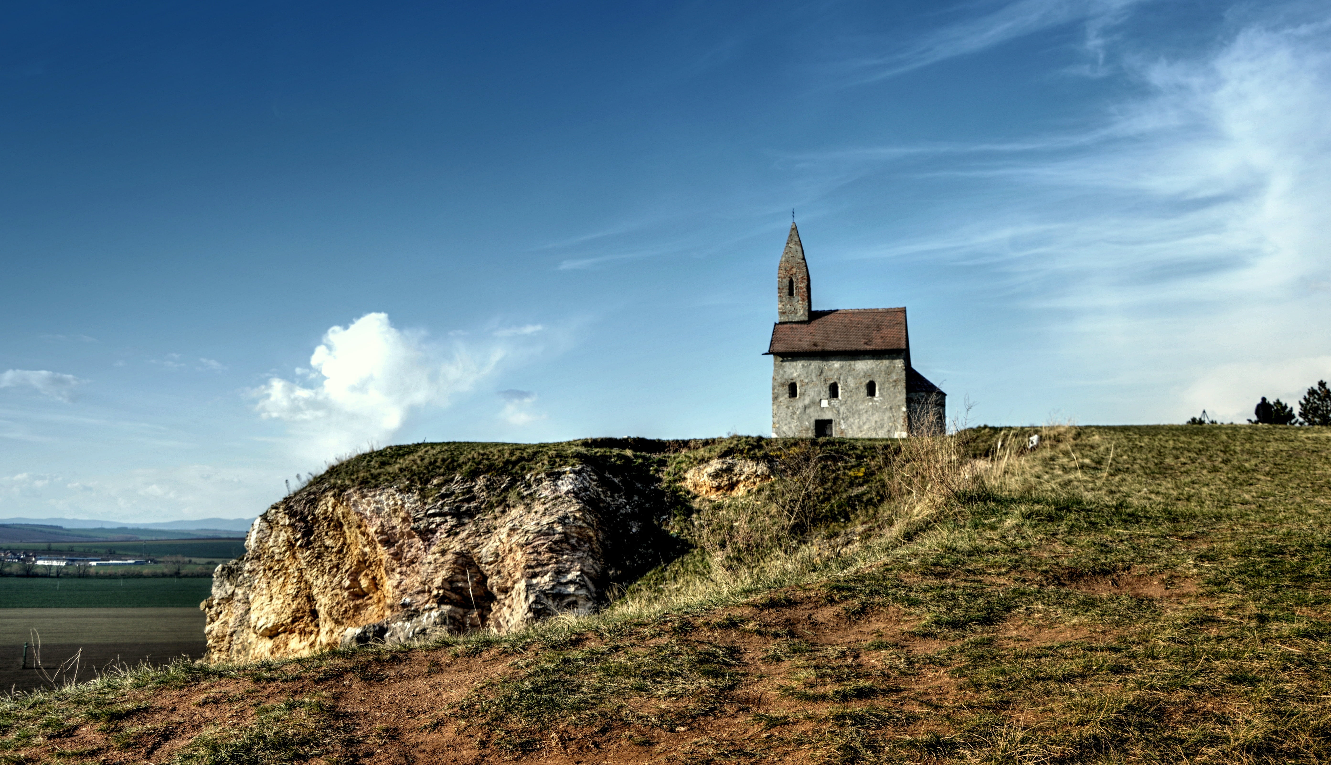 no people, travel, slovakia, 5K, castle, cloud - sky, building, land, middle ages, building exterior, christianity, the past, fort, sky, edge, architecture, HD Wallpaper