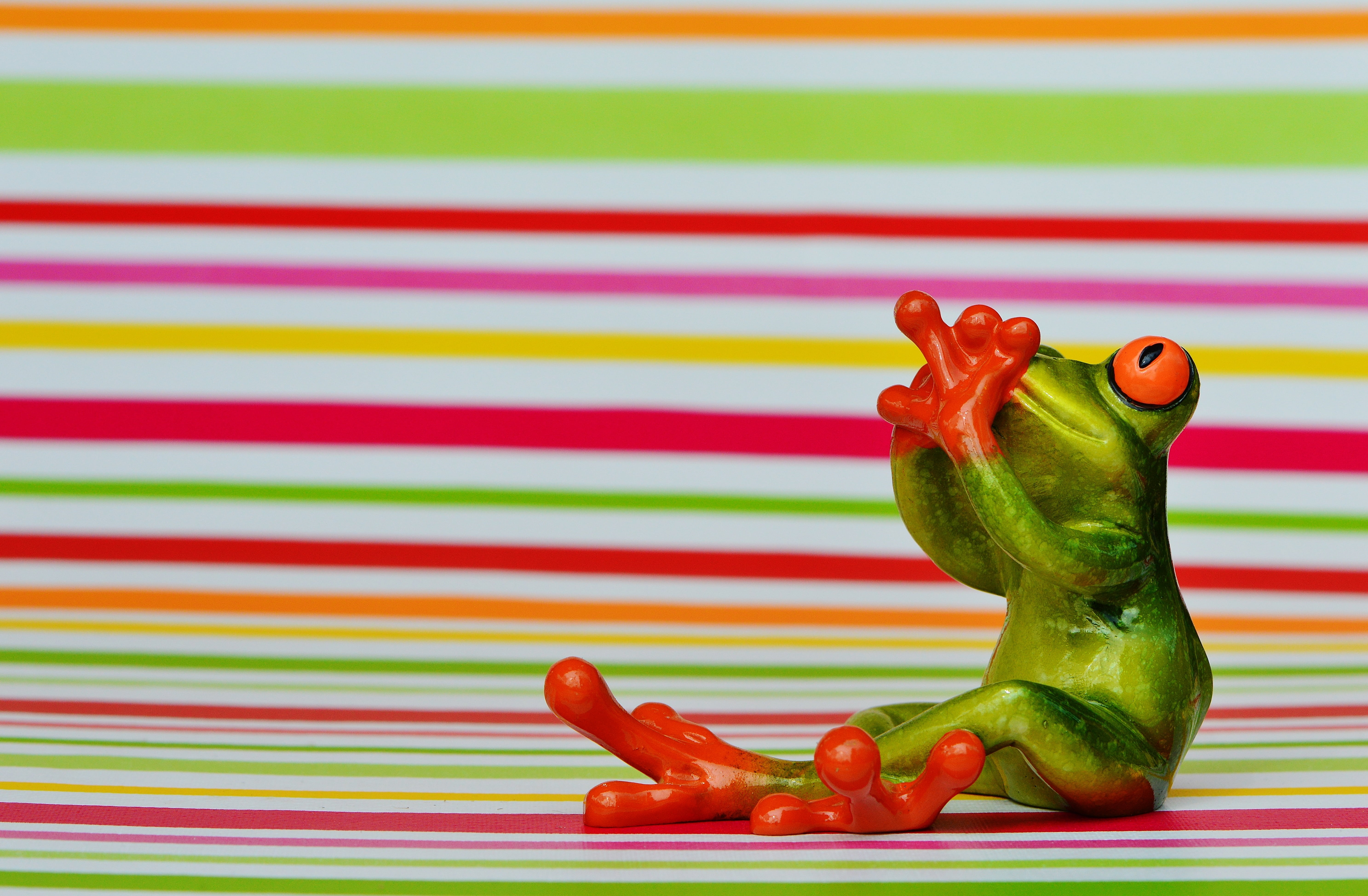 figurine, mouth, animal, amphibian, sit, frogs, animal themes, green, animal head, studio shot, food, green color, striped, red, funny, animal wildlife, HD Wallpaper