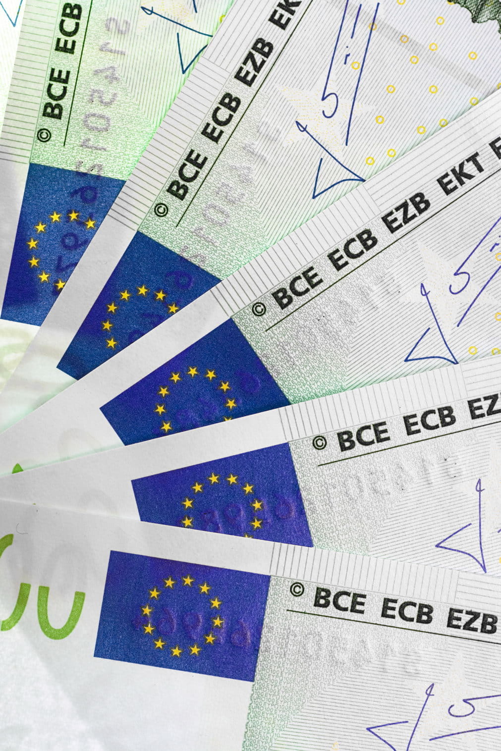 trading, making money, bunch, backgrounds, paper, number, blue, close-up, economy, euros, euro, full frame, banking, currency, global finance, savings, Phone HD Wallpaper