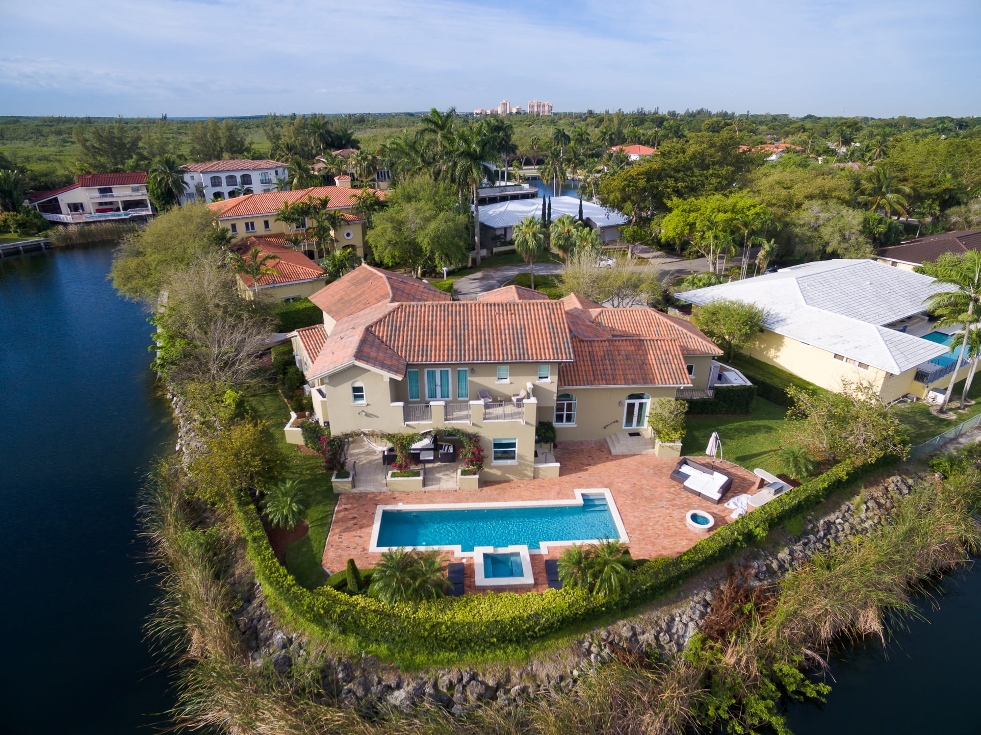 residential district, city, home, water, outdoors, tree, miami, nature, building exterior, architecture, cloud - sky, house, agent, sky, built structure, HD Wallpaper