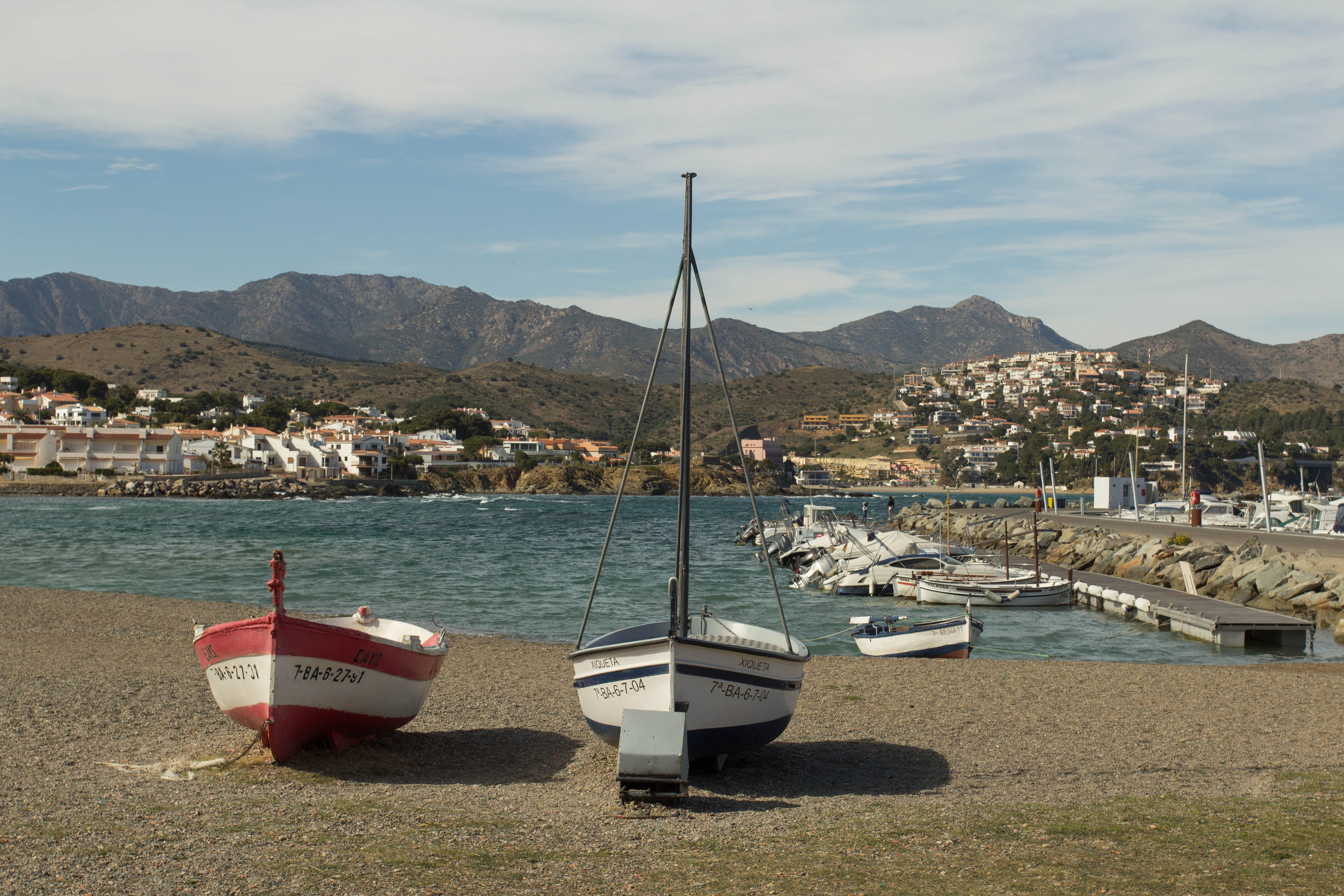 sailboat, breakwater, outdoors, fishing boats, transportation, mountain range, port, barca, sea, calm, cloud - sky, sea ​​and mountain, no people, water, HD Wallpaper