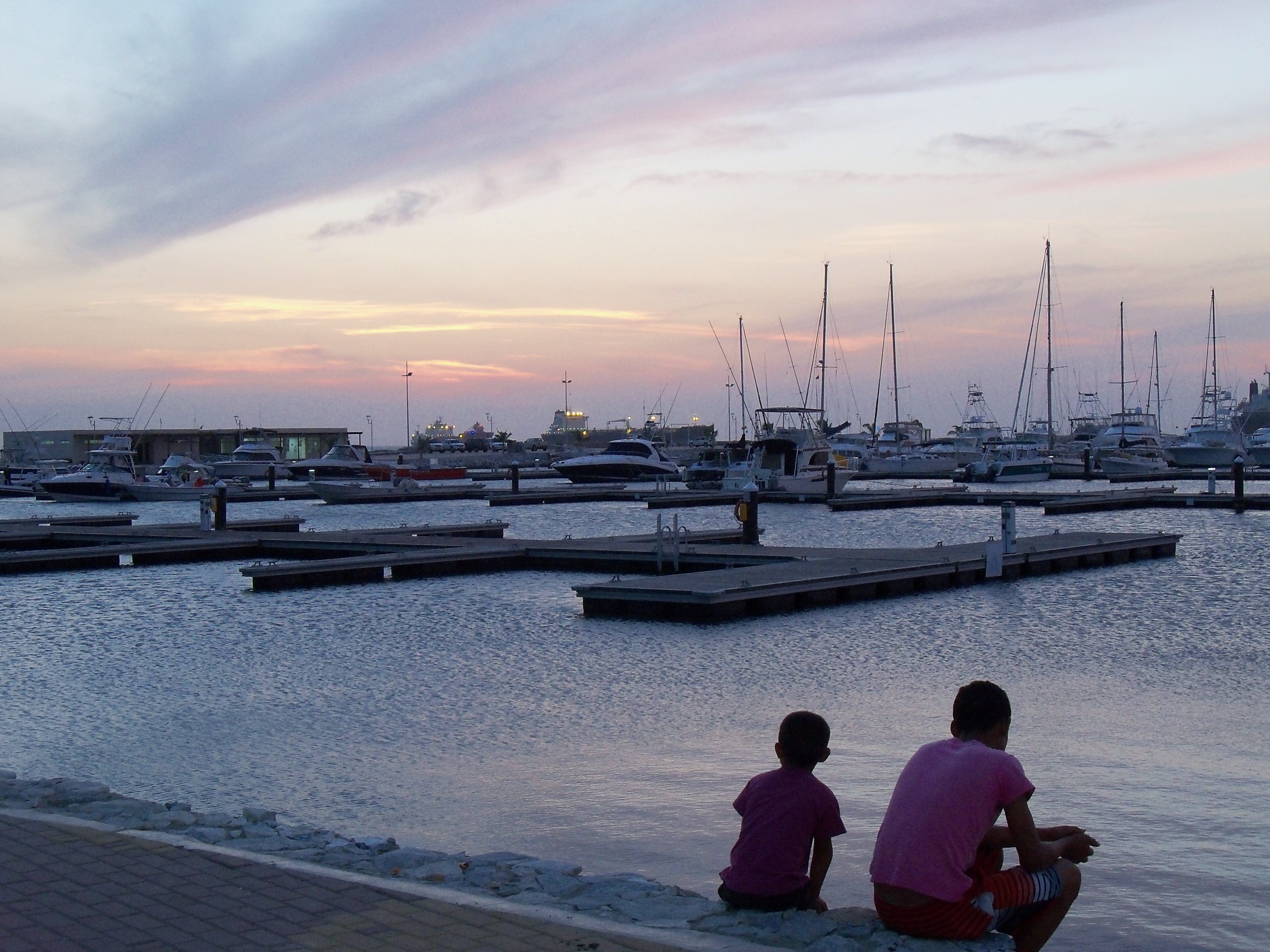 horizon, 2K, men, brothers, sky, children, moored, friendship, boats, holiday, real people, beauty in nature, water, nautical vessel, transportation, landscape, HD Wallpaper