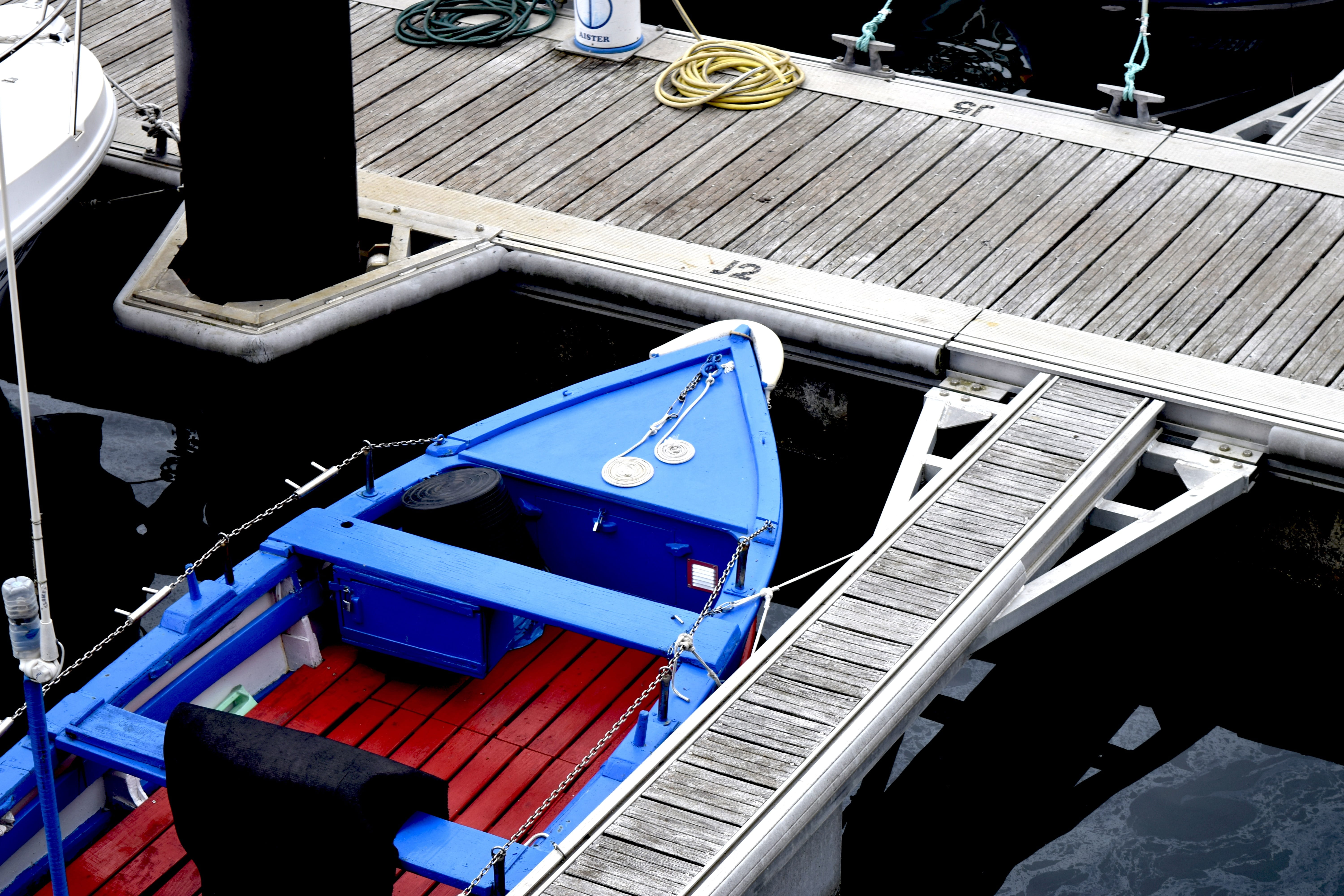 blue, empty, moored, nature, 5K, mooring, red, barca, wood - material, high angle view, peaceful, no people, spring, nautical vessel, port, outdoors, sunlight, HD Wallpaper