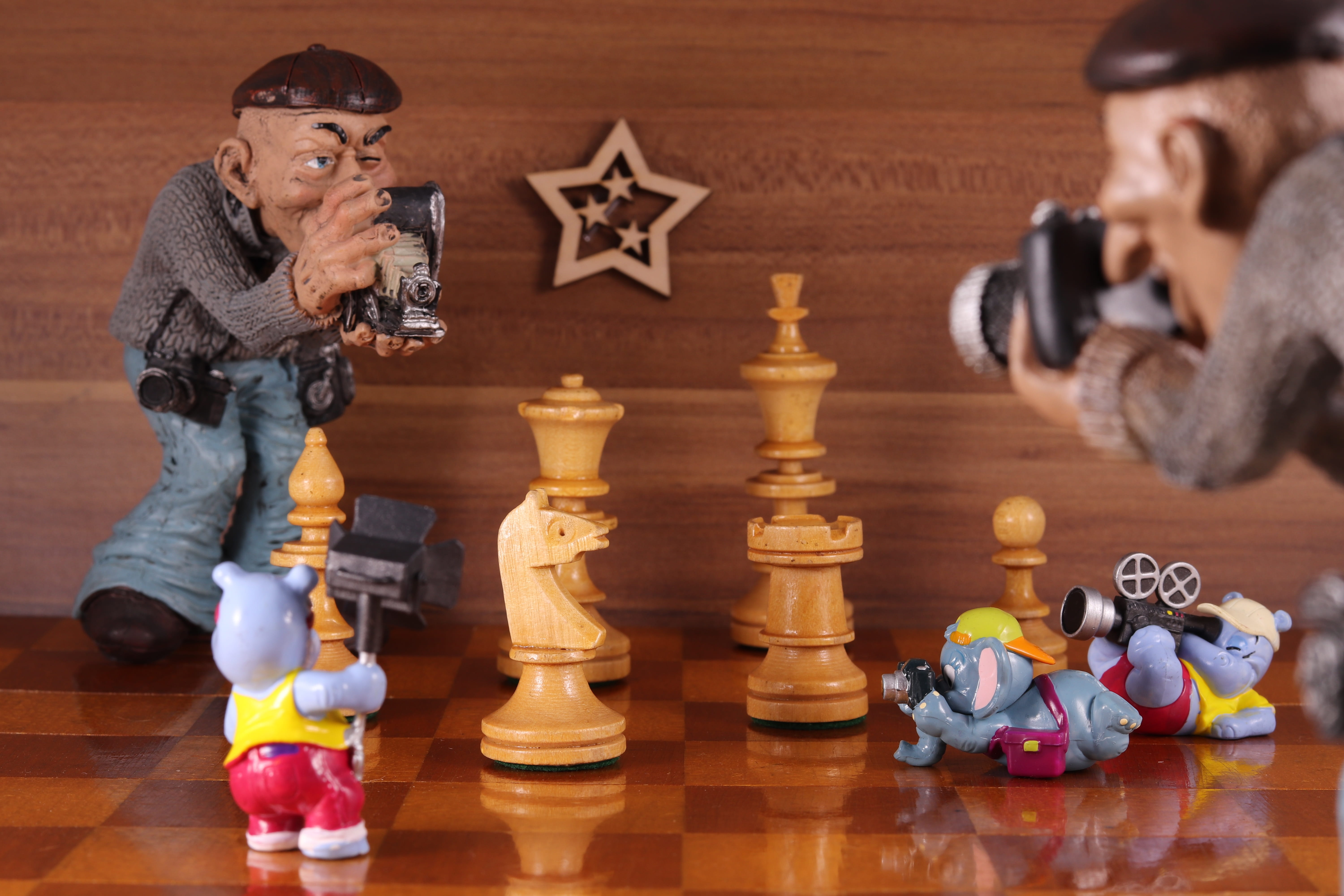 contemplation, photo session, game, game board, leisure games, chess piece, chess game, chess board, males, leisure activity, elephant, christmas picture, HD Wallpaper