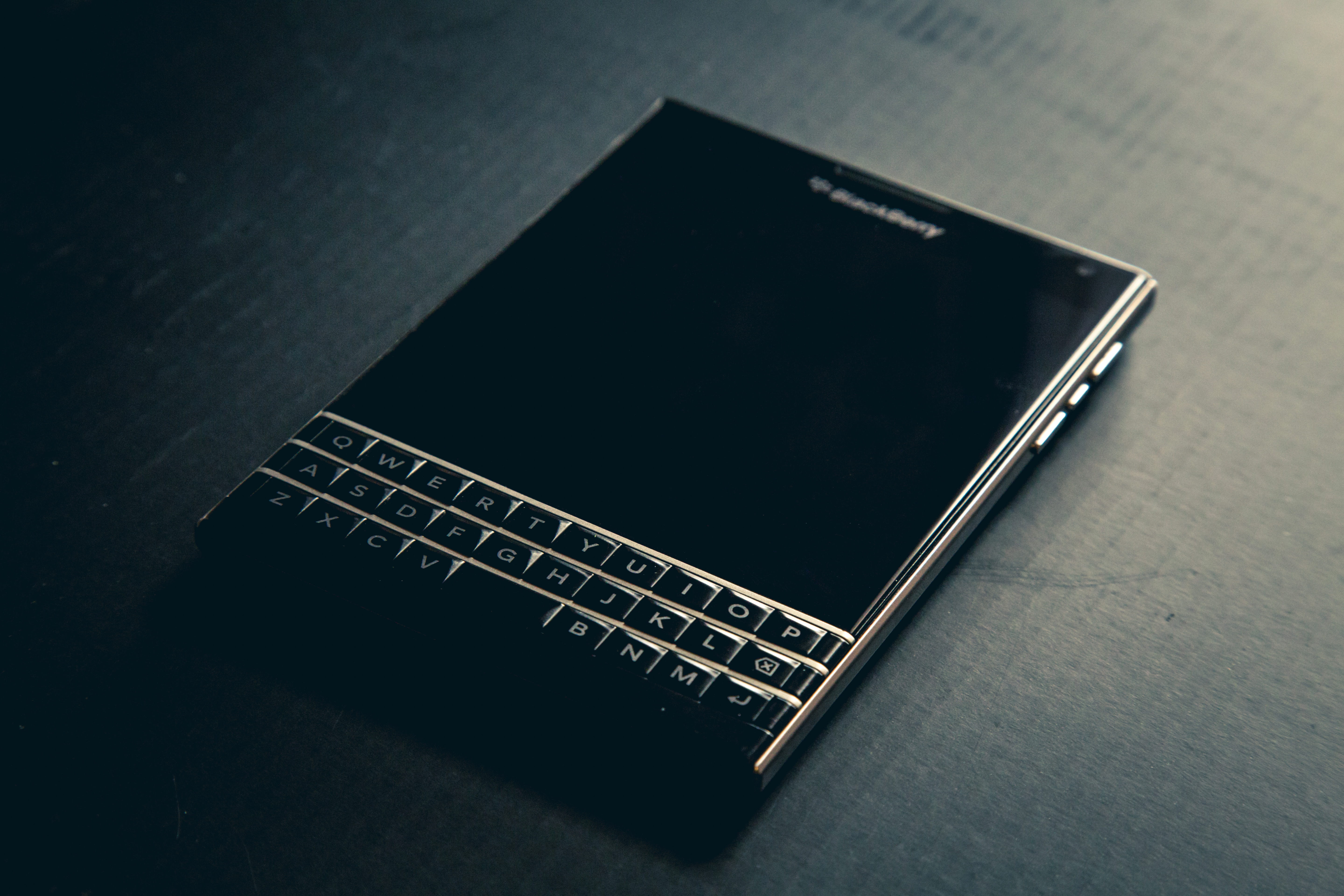 still life, high angle view, connection, business, close-up, Phone, portability, public domain, indoors, laptop, tech, no People, wireless technology, portable information device, HD Wallpaper