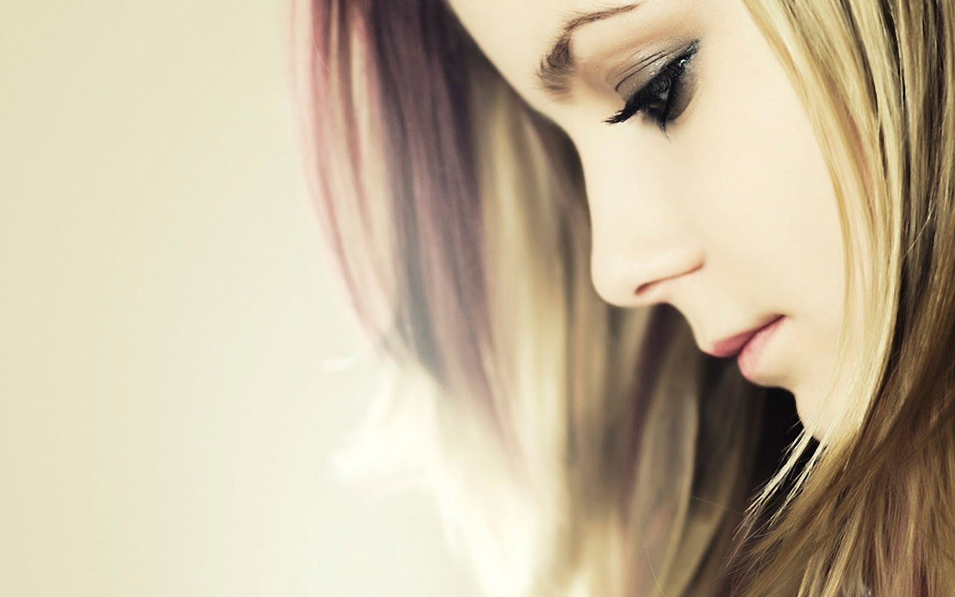 women, simple background, eyes, Vinicius Santos, 1080P, blonde, face, straight hair, HD Wallpaper