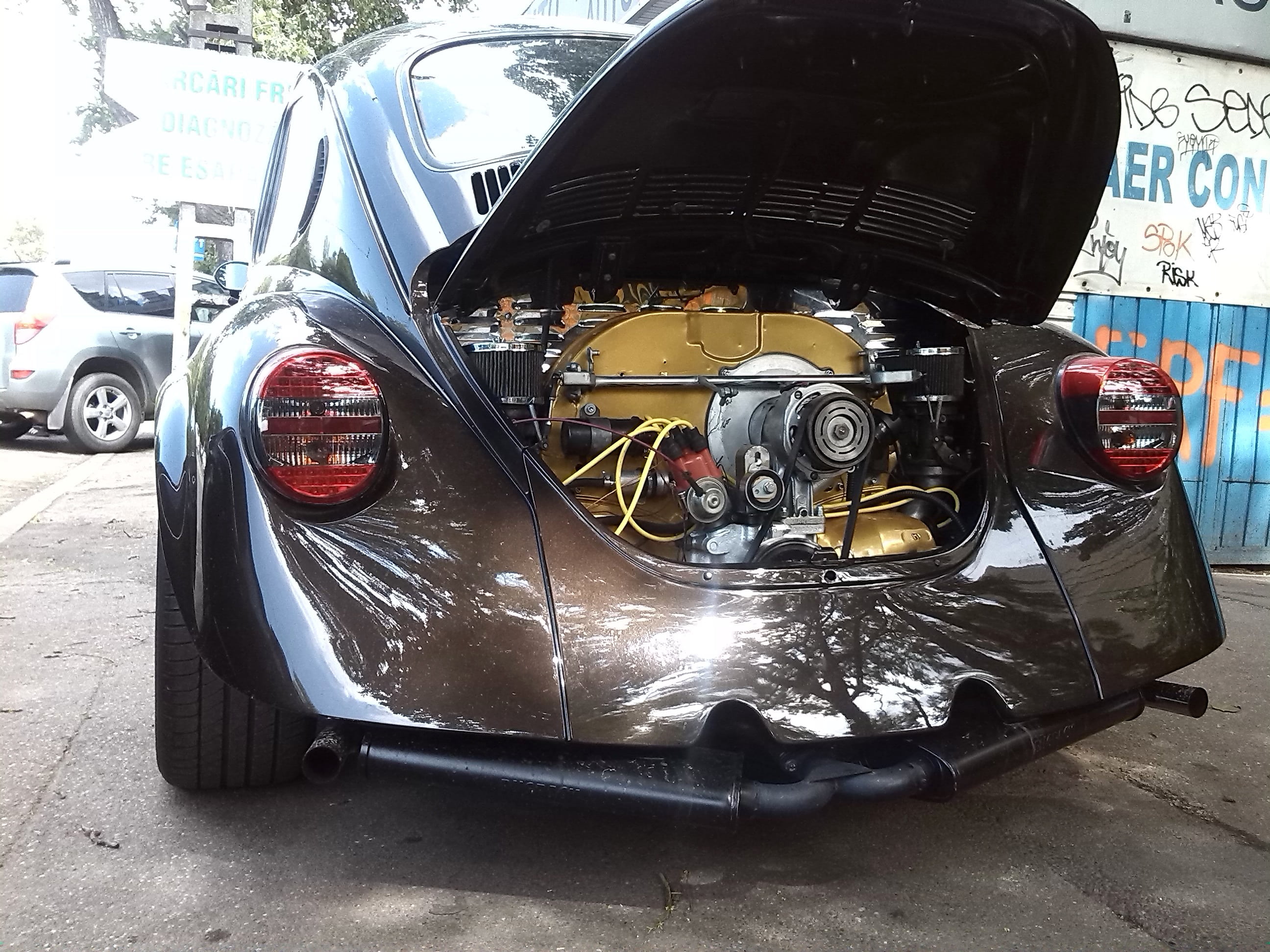 car tuning, metal, close-up, vw beetle, street, auto repair shop, engine, 2K, motor, vintage car, classic cars, land vehicle, transportation, outdoors, HD Wallpaper