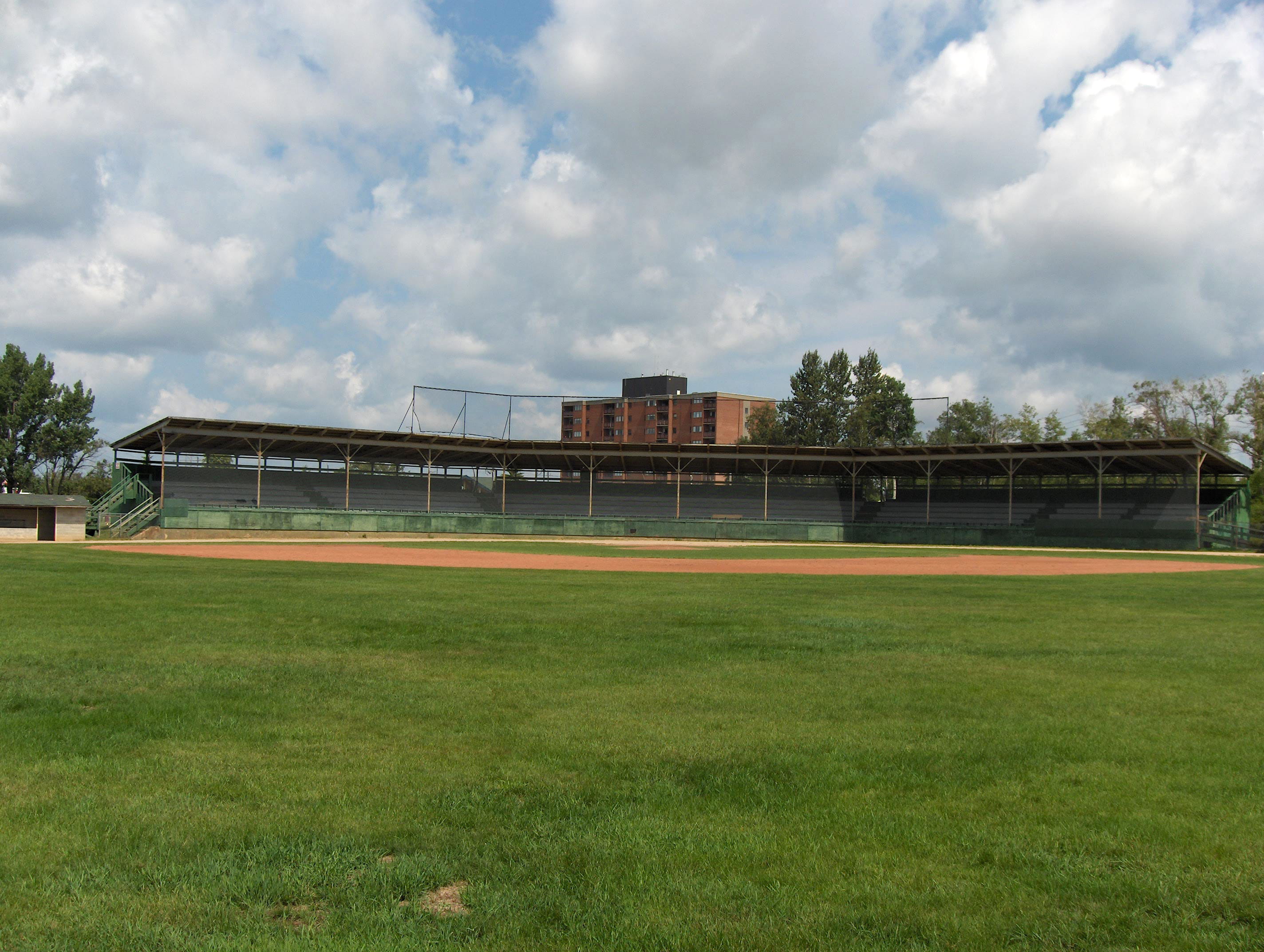 school, Timmins, outdoors, sports Venue, park, ontario, sky, cloud - sky, day, green Color, Canada, Ontario, land, field, stadium, sports And Fitness, timmins, HD Wallpaper