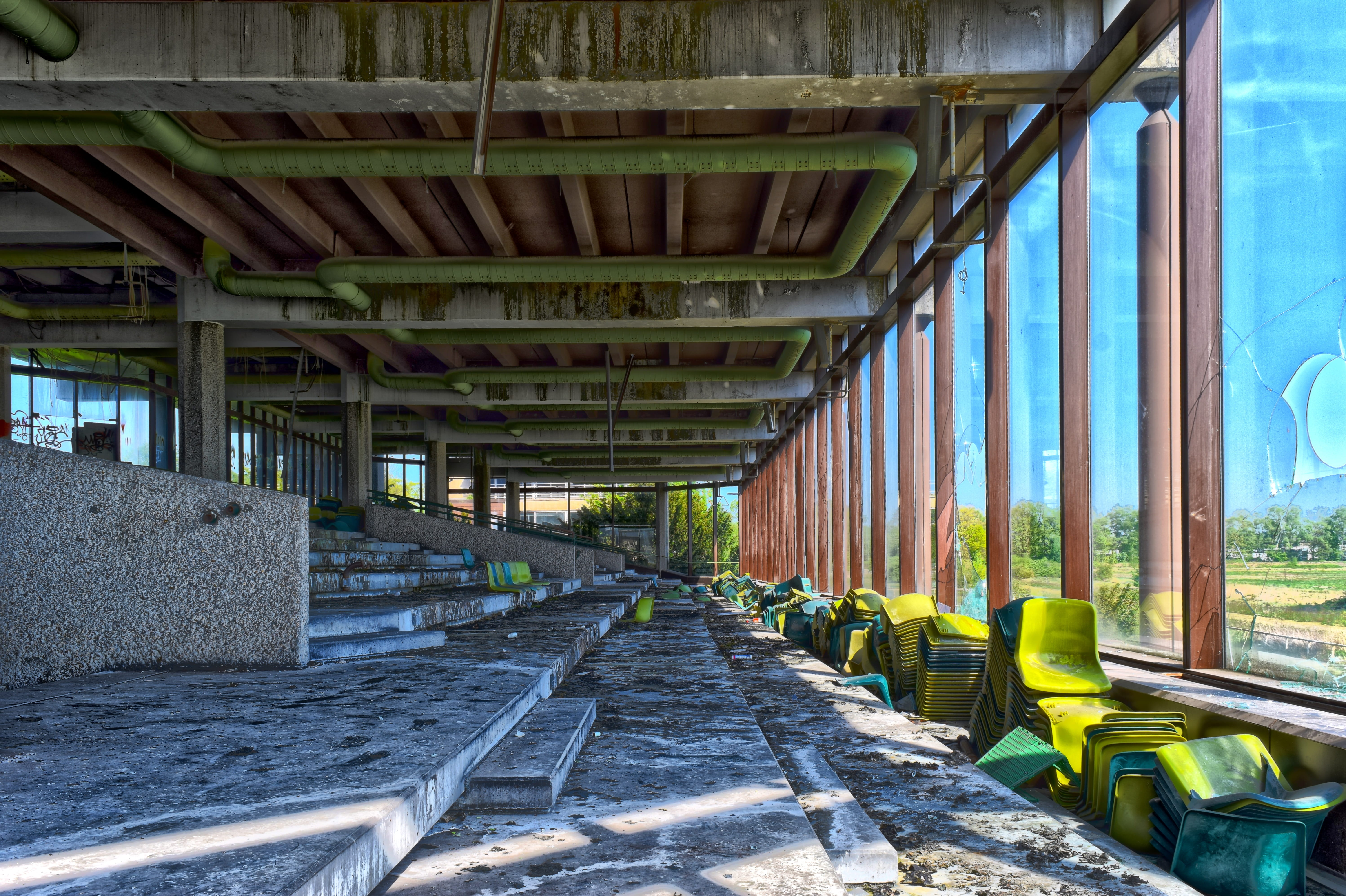 in a row, dilapidated, connection, decay, architecture, 5K, window, seat, obsolete, shabby, broken, sunlight, the way forward, day, architectural column, HD Wallpaper